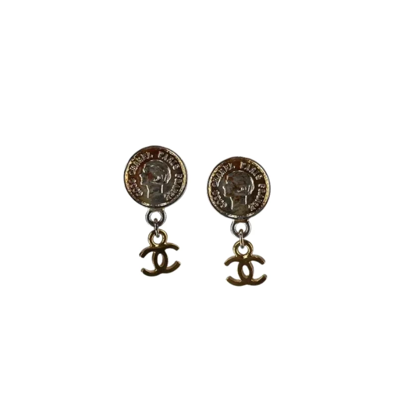 Gold Toned Metal Chanel Earrings Golden ref.847724 Joli Closet