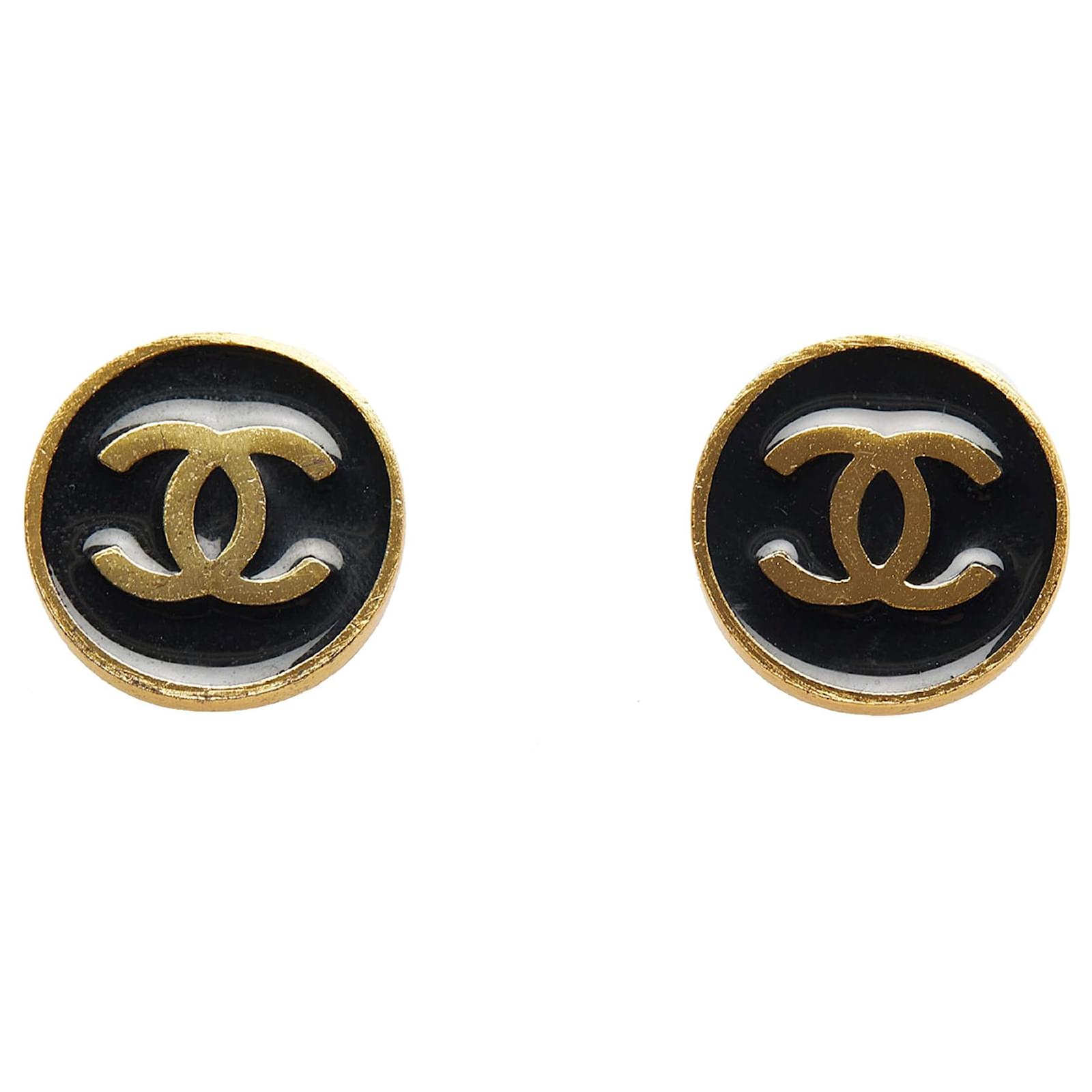 Chanel Gold CC Clip On Earrings Black Golden Metal ref.851183 - Joli Closet