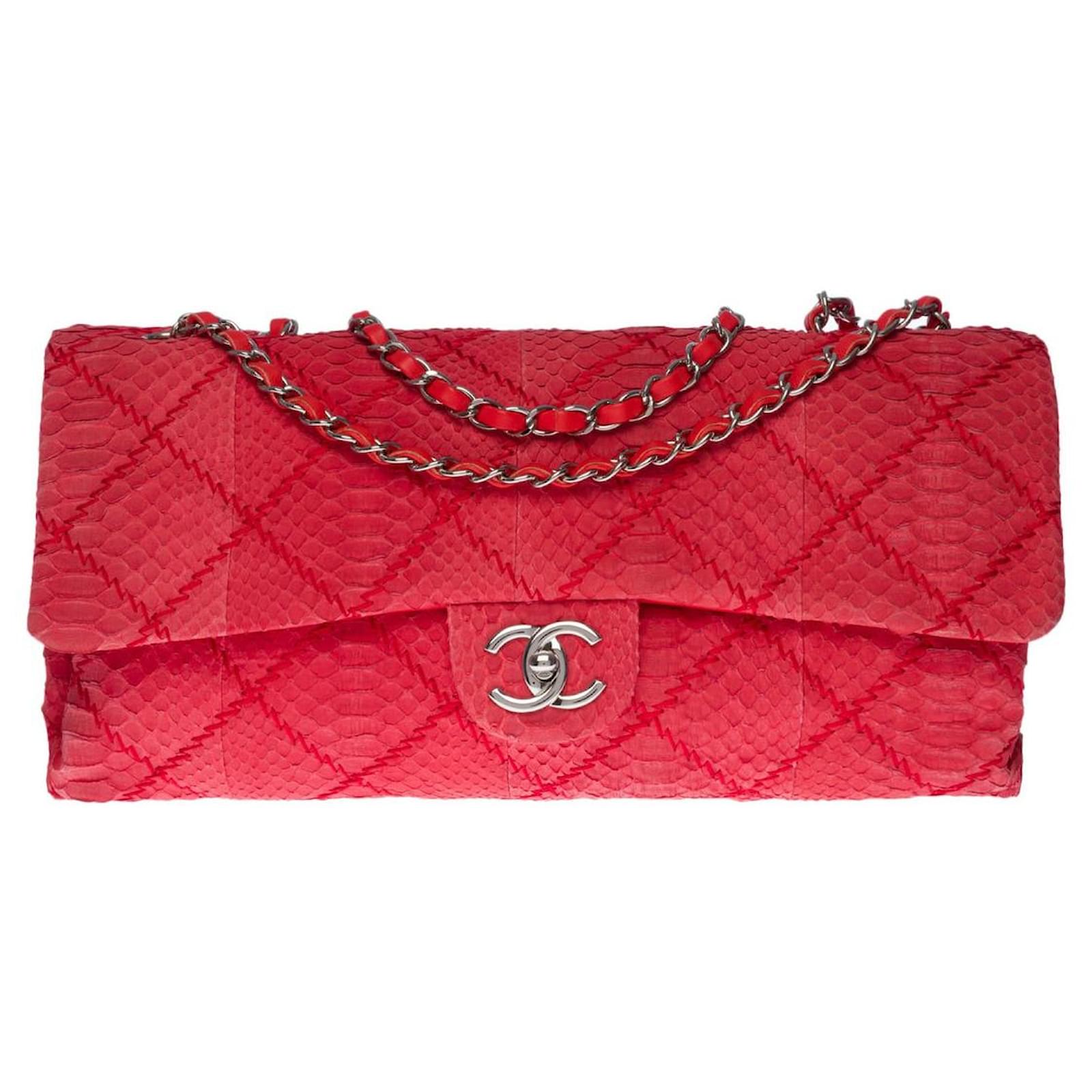 Handbags Chanel Sacs Chanel Timeless/Classic in Red Python - 121354741
