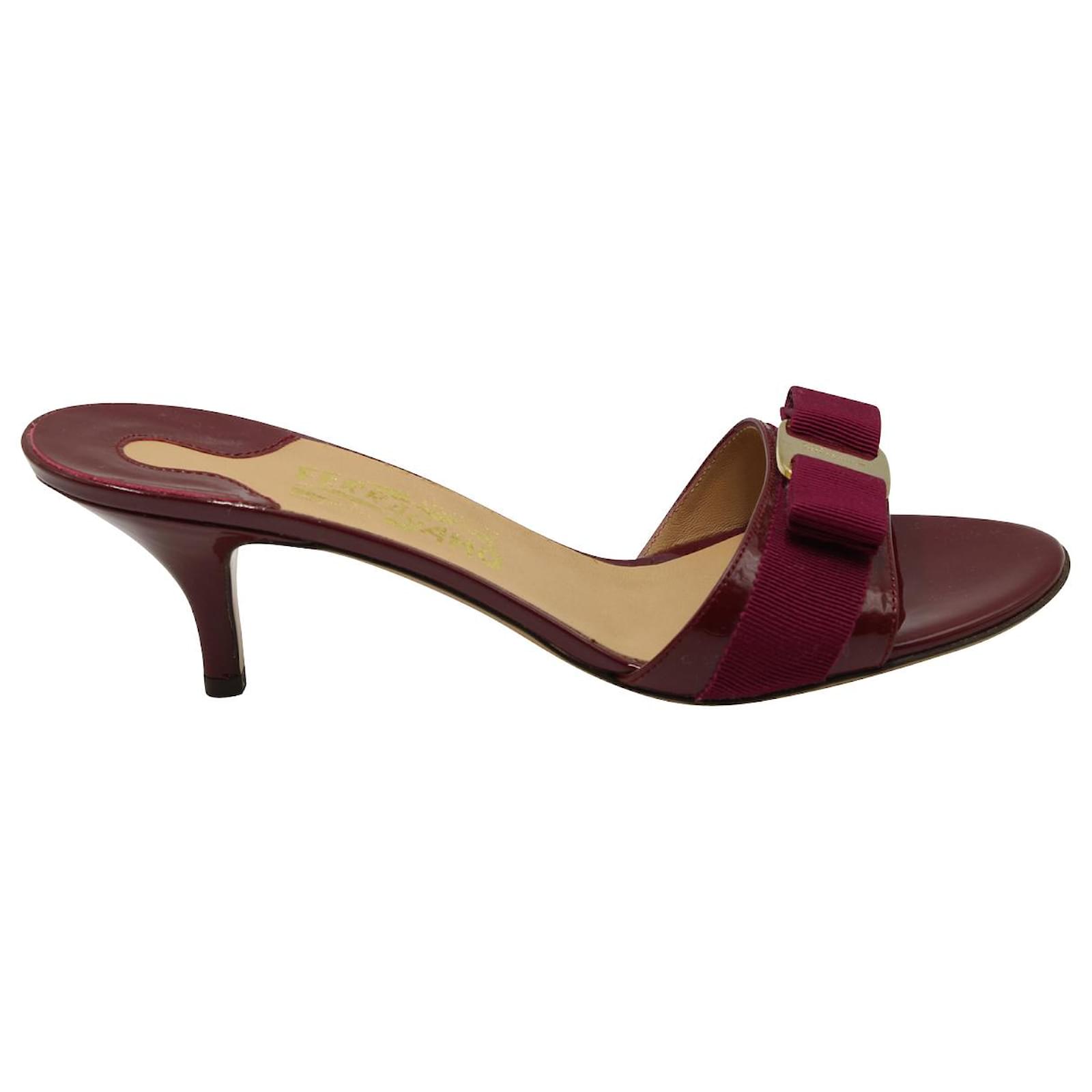Salvatore Ferragamo Vara Bow Open Toe Sandals in Burgundy Patent Leather  Dark red ref.852974 - Joli Closet
