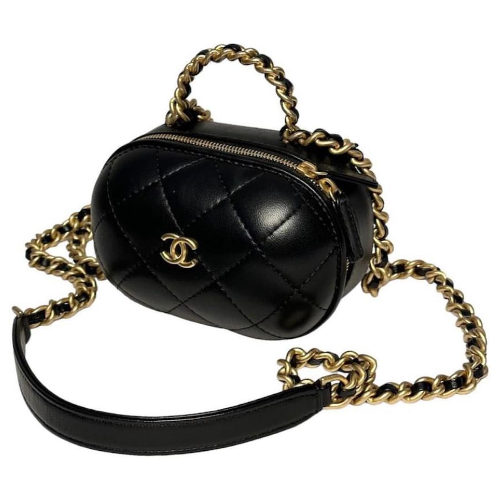 Chanel 22S, 2022 Spring Small Black Quilted Zip Around Vanity Case with  Gold Hardware, Top Handle and Chain Leather ref.854031 - Joli Closet