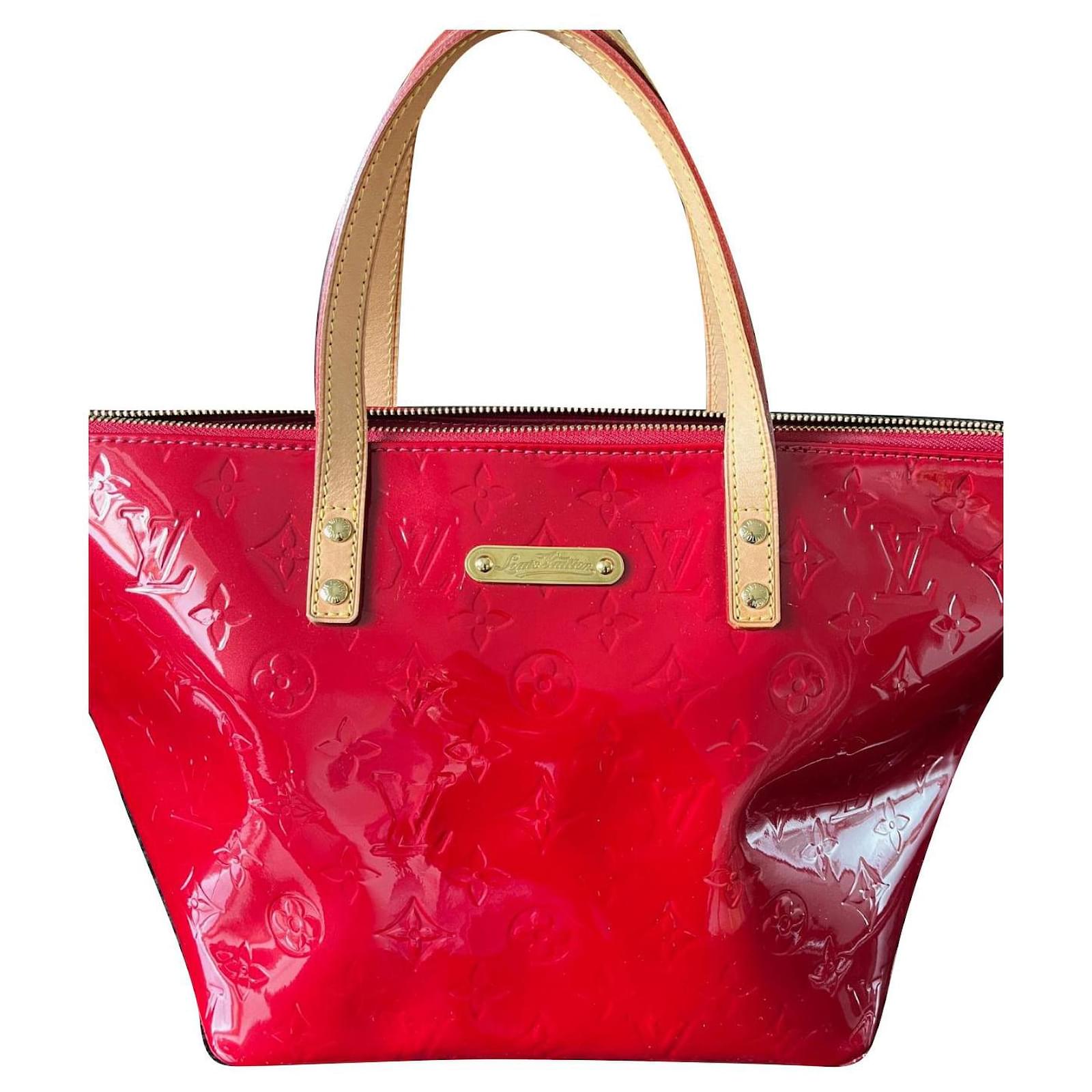 Louis Vuitton bag model Bellevue Red Patent leather ref.854564