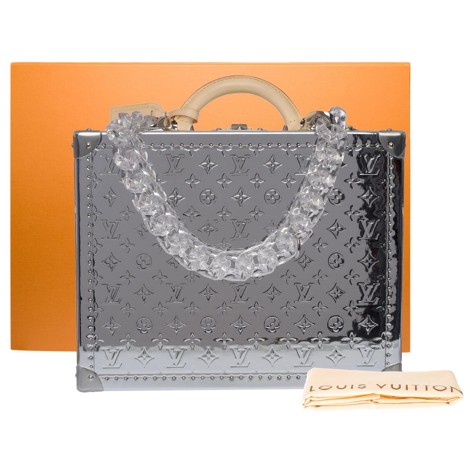 LOUIS VUITTON Cotteville Bag in Silver Leather - 100235 Silvery ref.855319  - Joli Closet