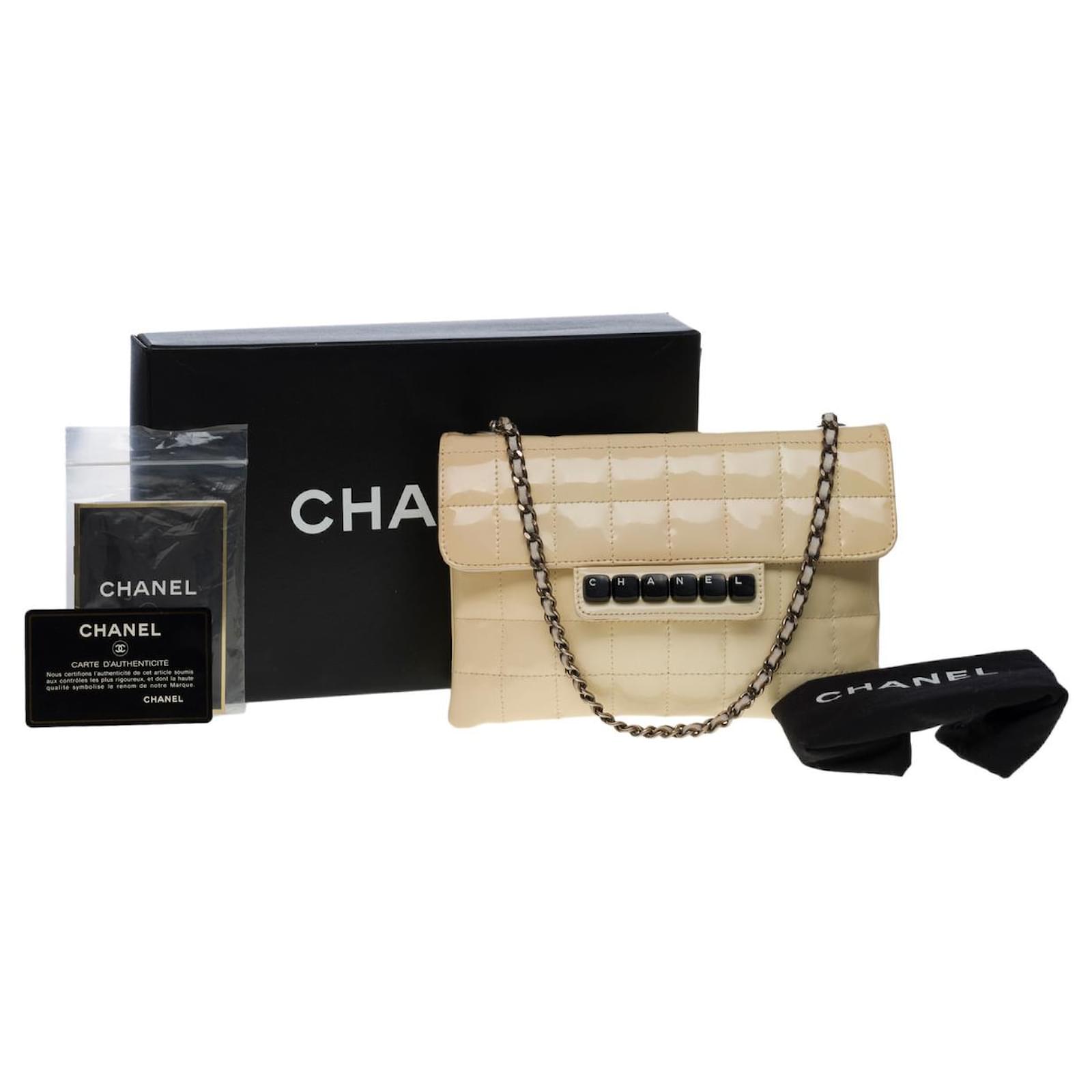 CHANEL CHOCOLATE BAR KEYBOARD BAG IN BEIGE QUILTED PATENT LEATHER100598  ref.855517 - Joli Closet