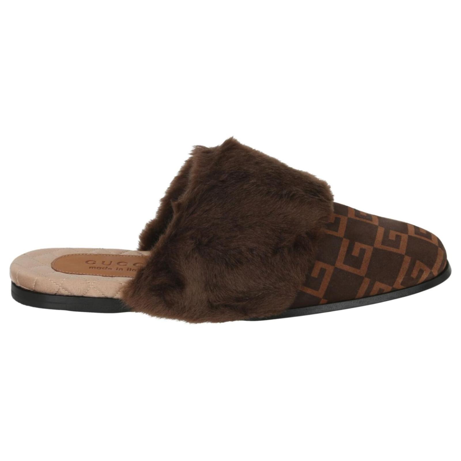 Gucci fur flip sales flops