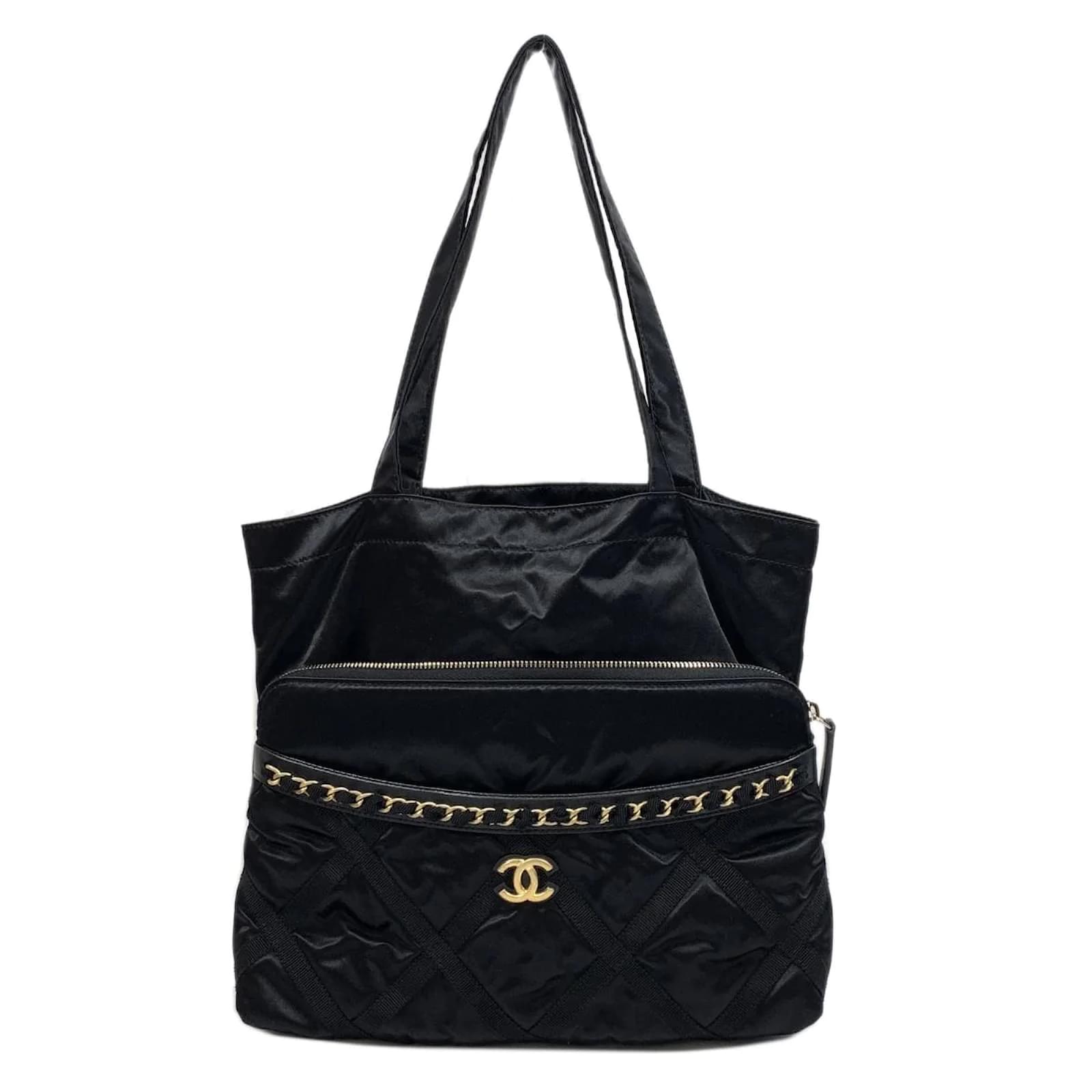 Chanel Large Matelasse Nylon Pouch with Foldable Tote Bag Black Cloth Satin  ref.859125 - Joli Closet