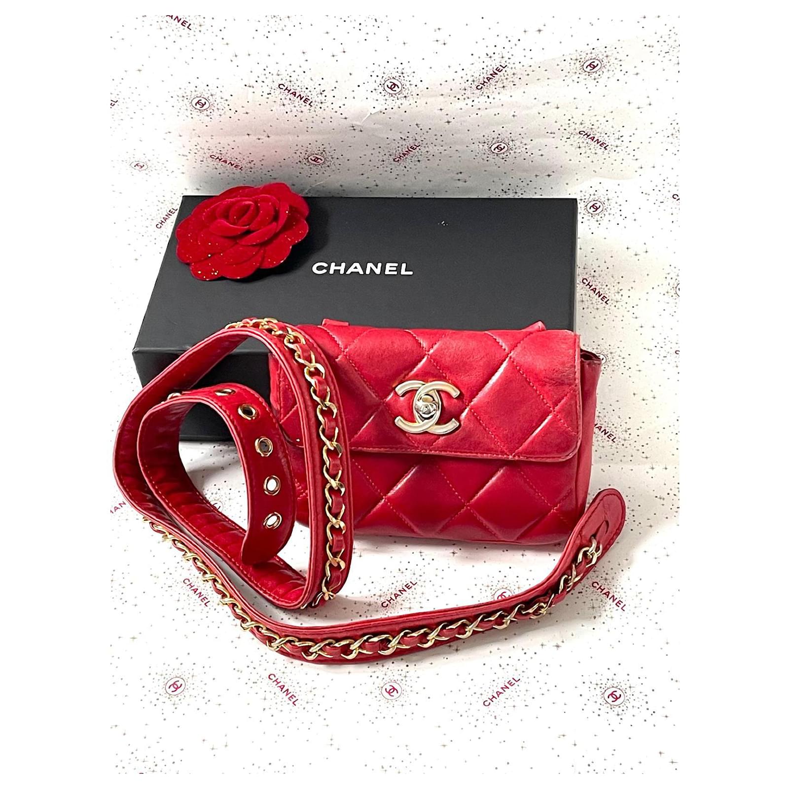 Chanel Waist bag Red Leather ref.859379 - Joli Closet