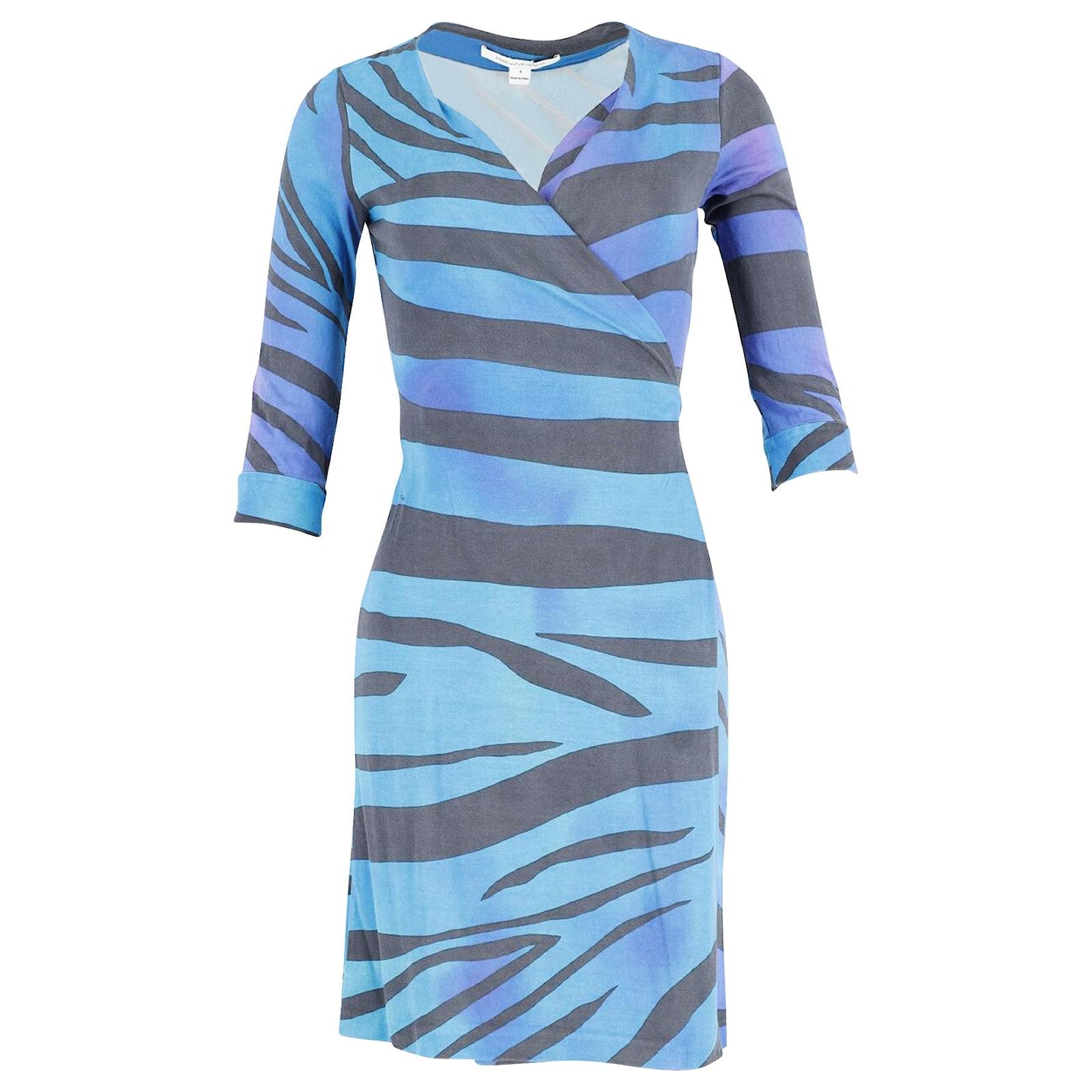 Diane Von Furstenberg Wrap Dress in Blue Silk ref.862260 - Joli Closet