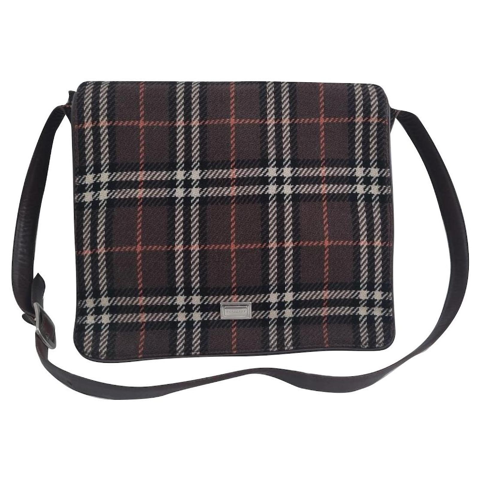 Burberry Handbags Dark brown Wool ref.863701 - Joli Closet