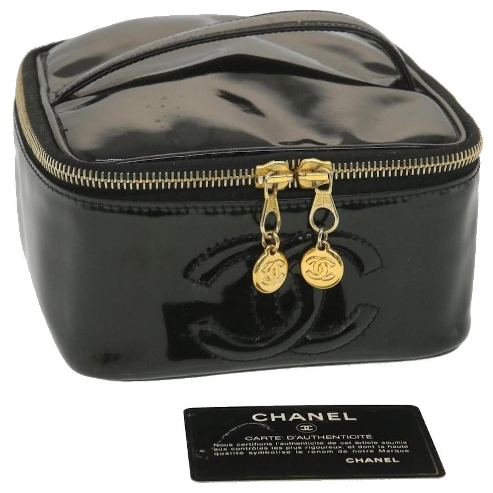 CHANEL Vanity Cosmetic Pouch Patent leather Black CC Auth bs4603