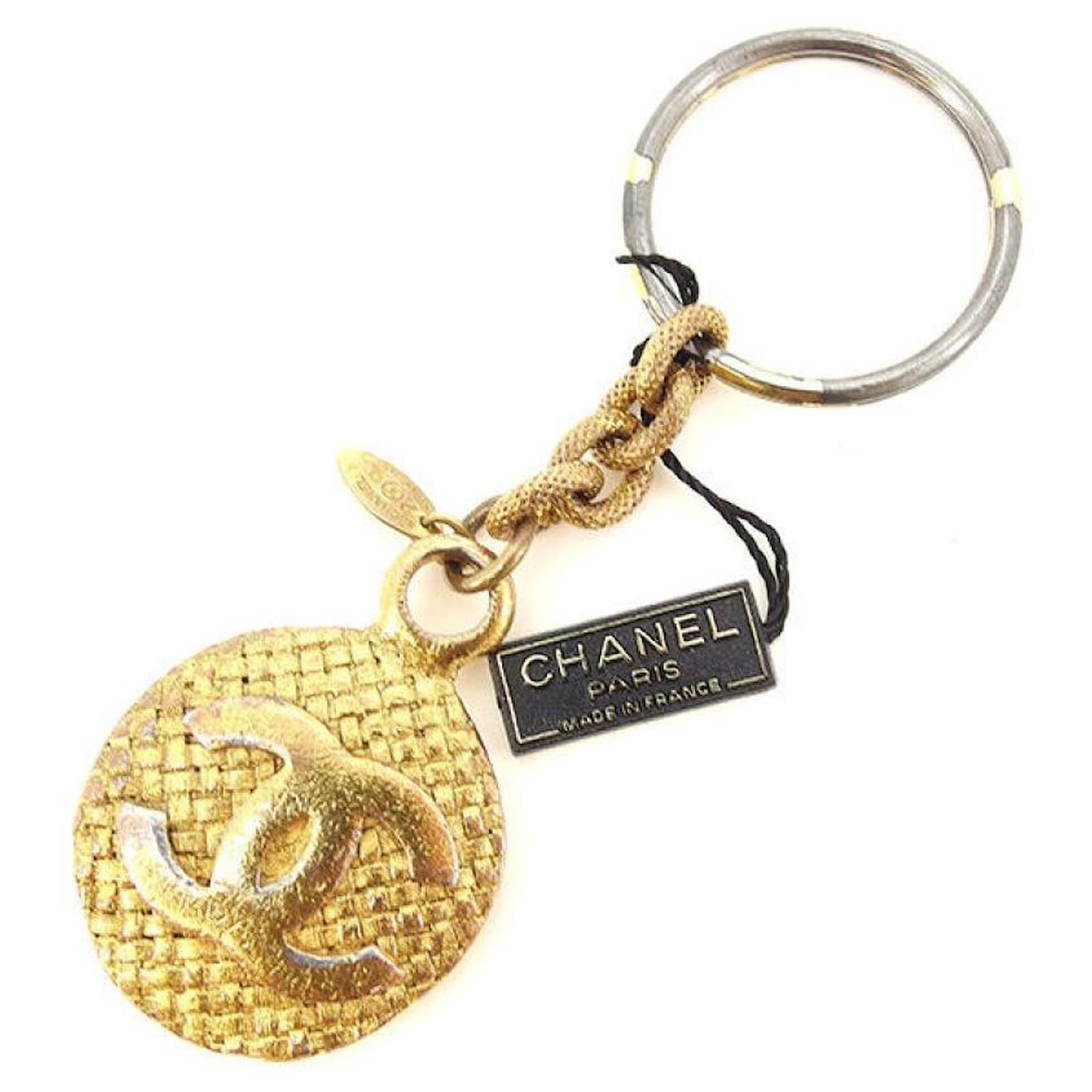 Chanel Gold Key Holder Gold hardware Gold-plated ref.869199 - Joli Closet