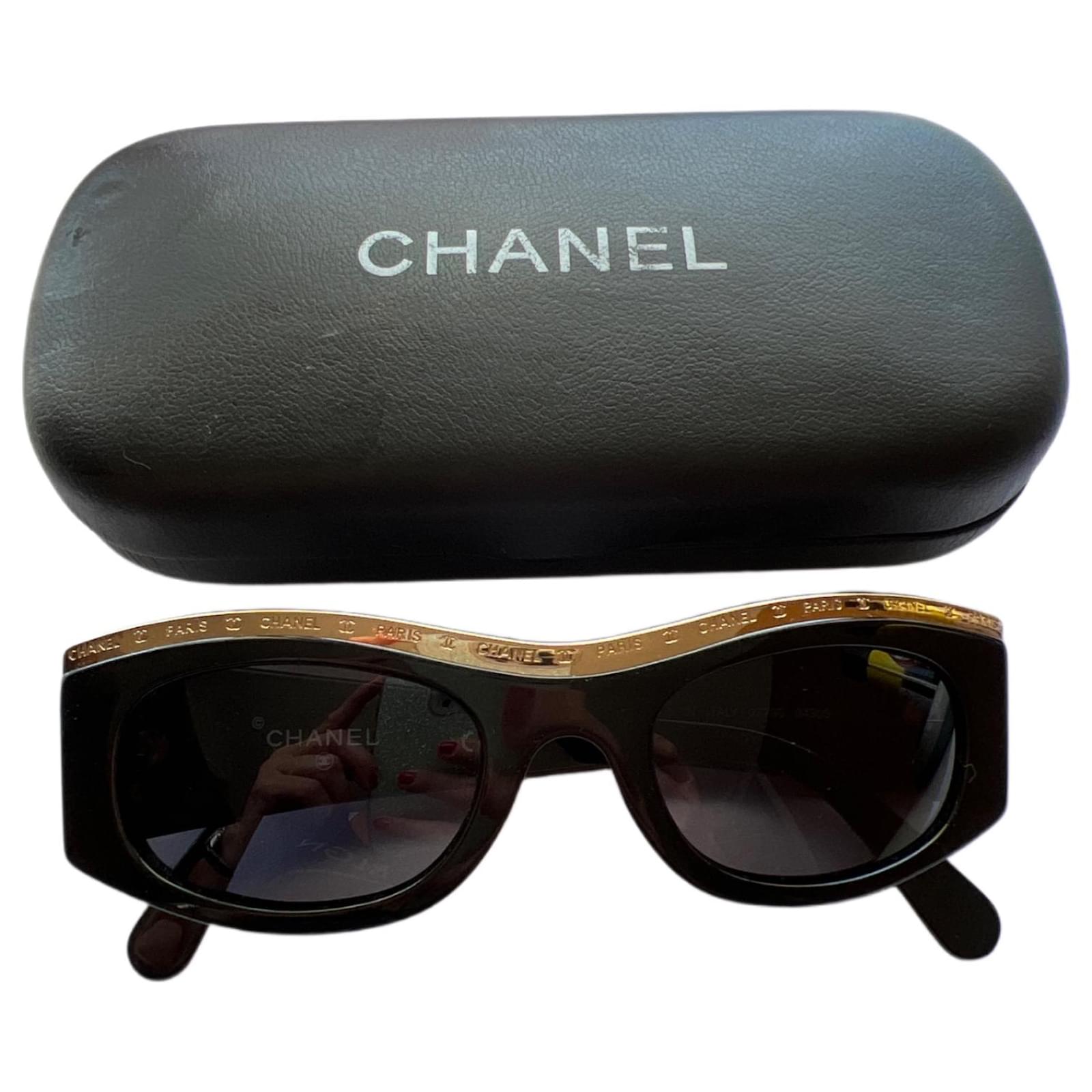 Chanel vintage 1990s Sunglasses Black Golden Plastic ref.872941