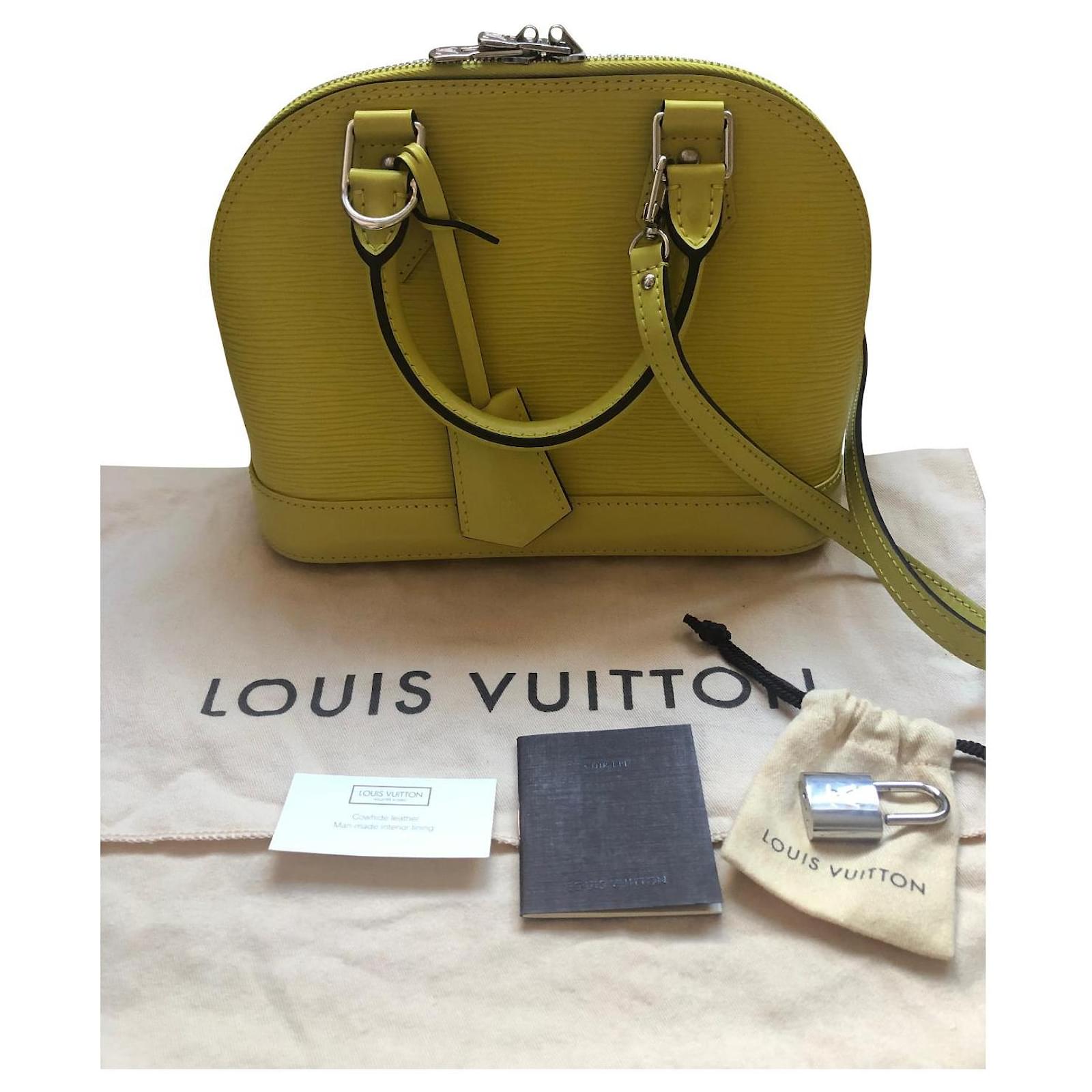 Louis Vuitton Alma BB Light green Leather ref.873560 - Joli Closet