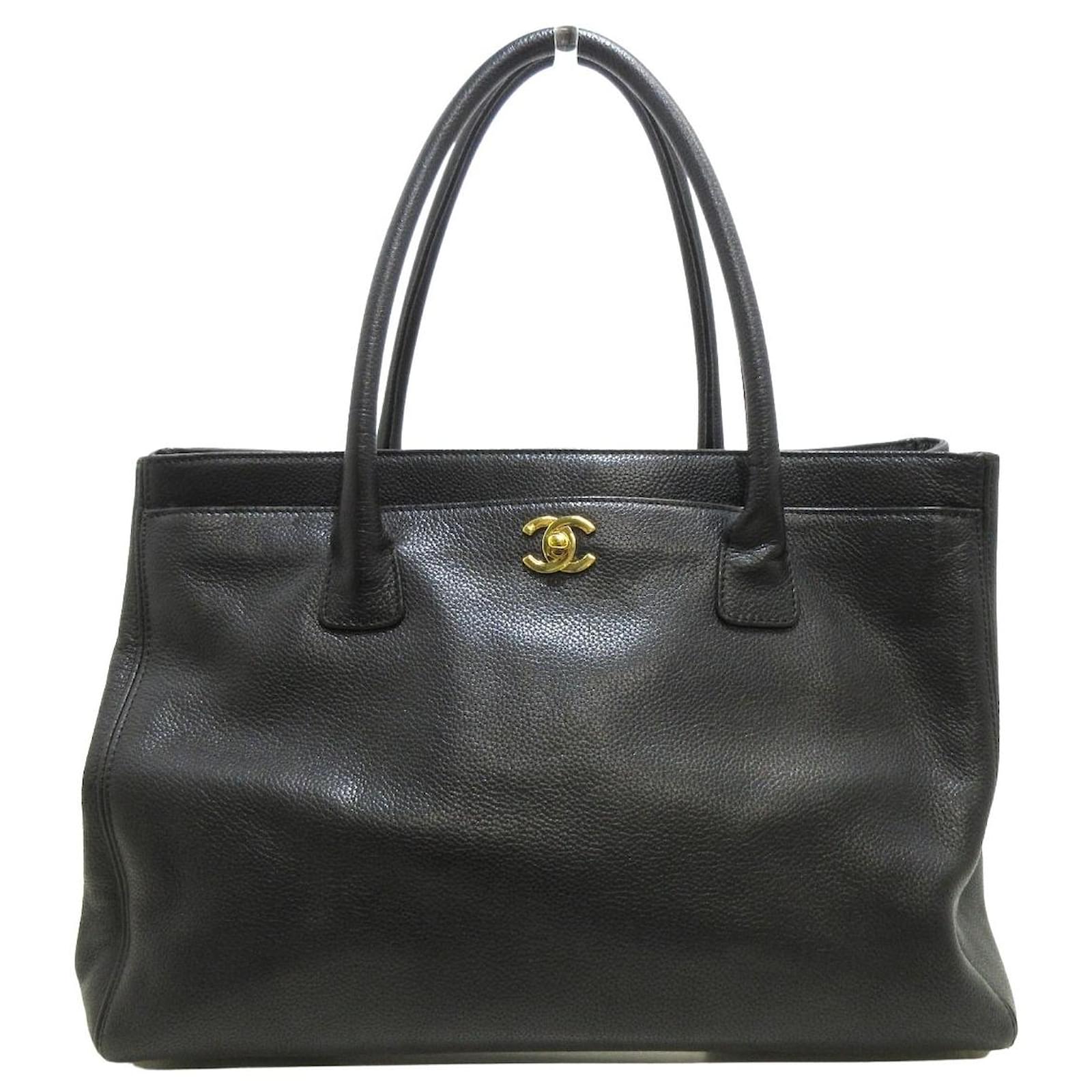 Chanel Cerf Black Leather ref.874909 - Joli Closet