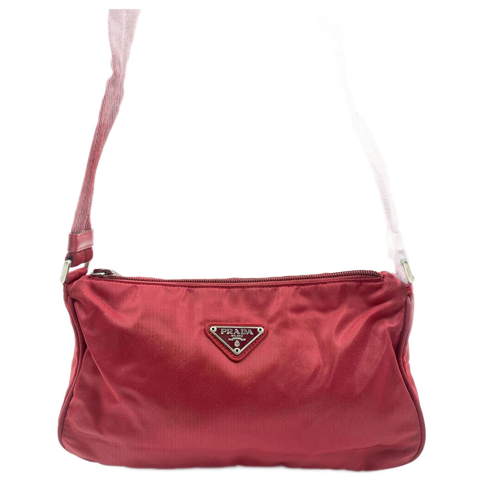 Red Nylon Prada Crossbody bag ref.879961 - Joli Closet