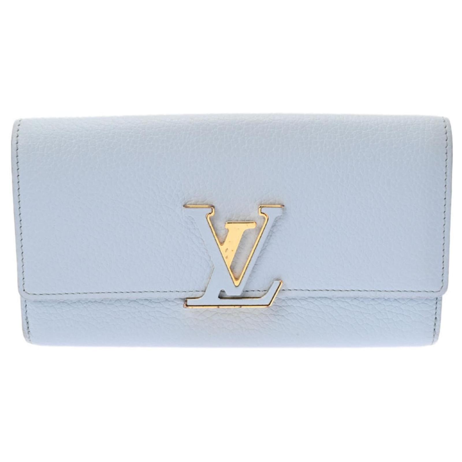 Louis Vuitton Capucines Light blue Leather ref.881781 - Joli Closet
