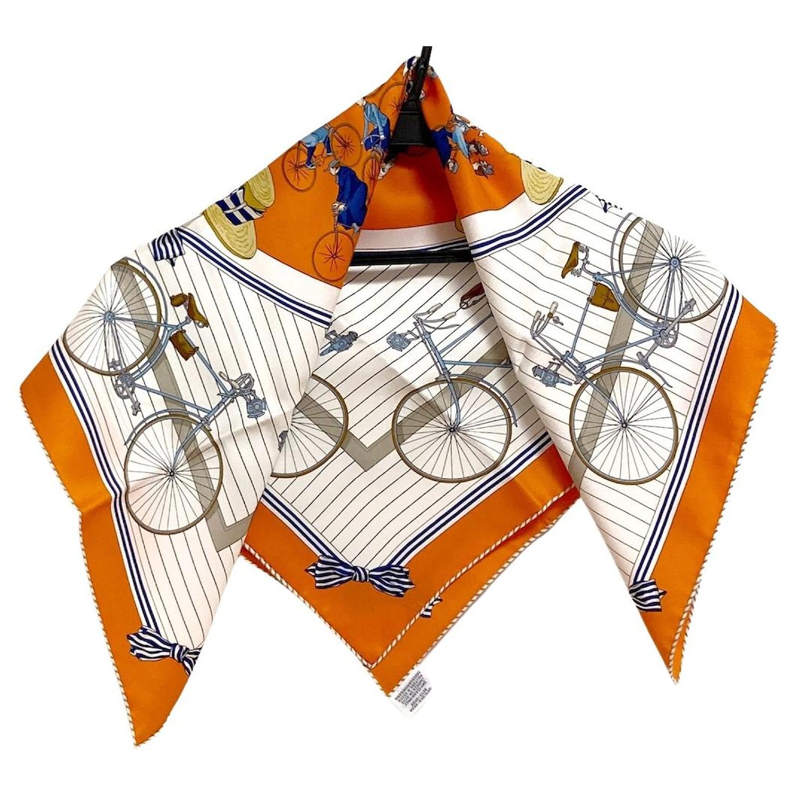 [Hermes] Hermes Carre 70 Silk Scarf PLEASE CHECK-IN Please Check-in Black x White [Used] [Authenticated and Guaranteed Authentic] 206158