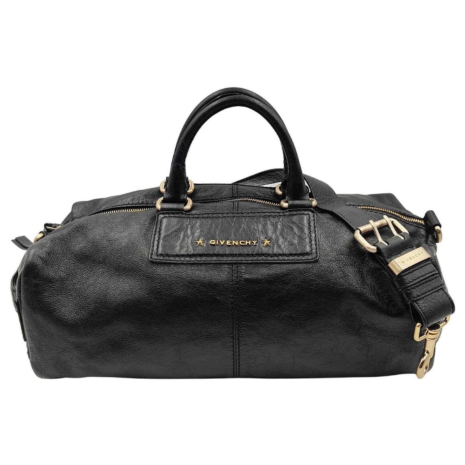 Givenchy shoulder bag in black leather ref.884231 - Joli Closet