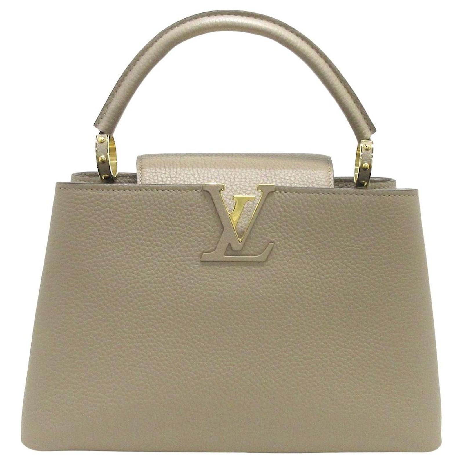 Handbags Louis Vuitton Capucines mm Shoulder Bag in Beige Raffia and Black Leather - 101221