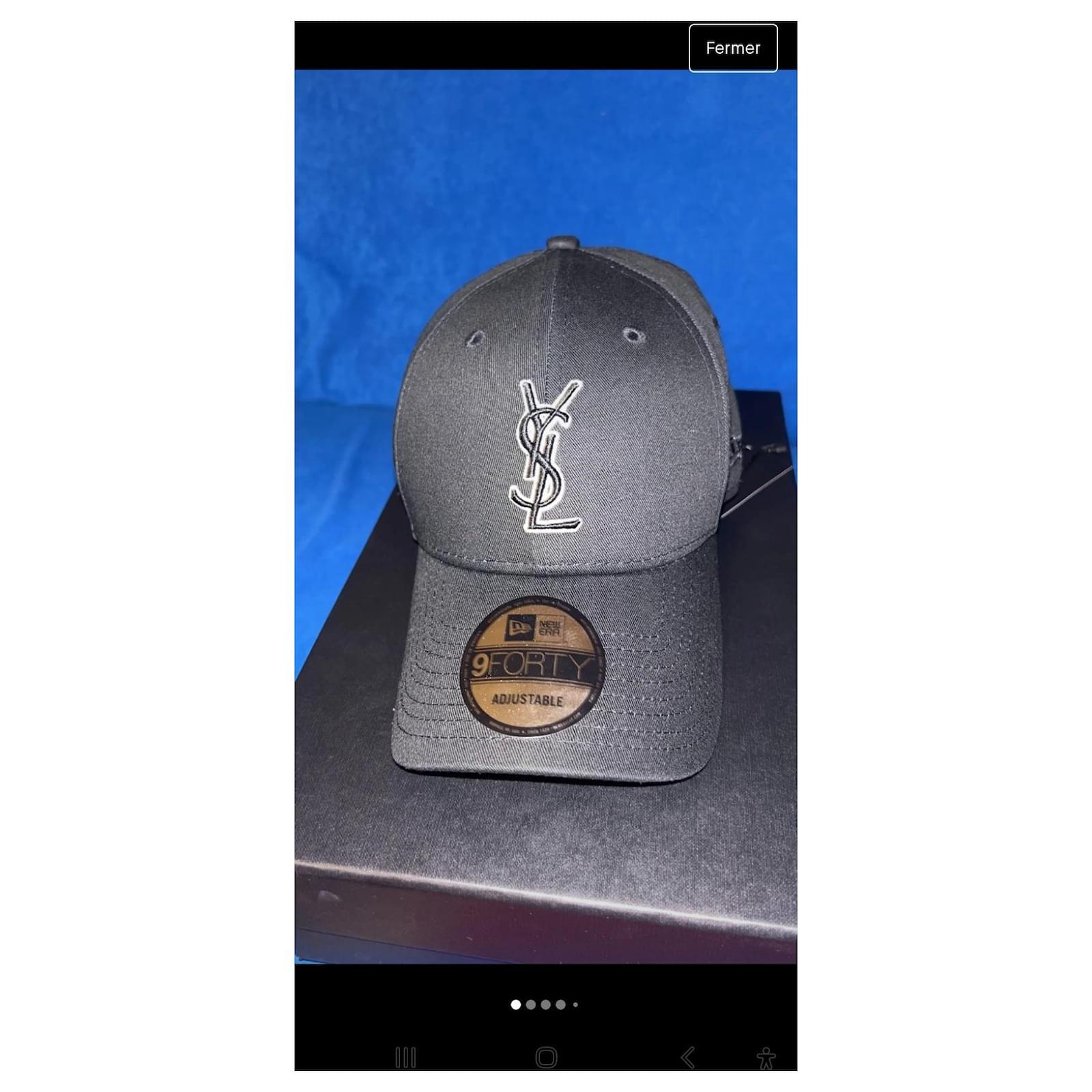 Yves Saint Laurent Hats Beanies Black Cloth ref.887841 - Joli Closet