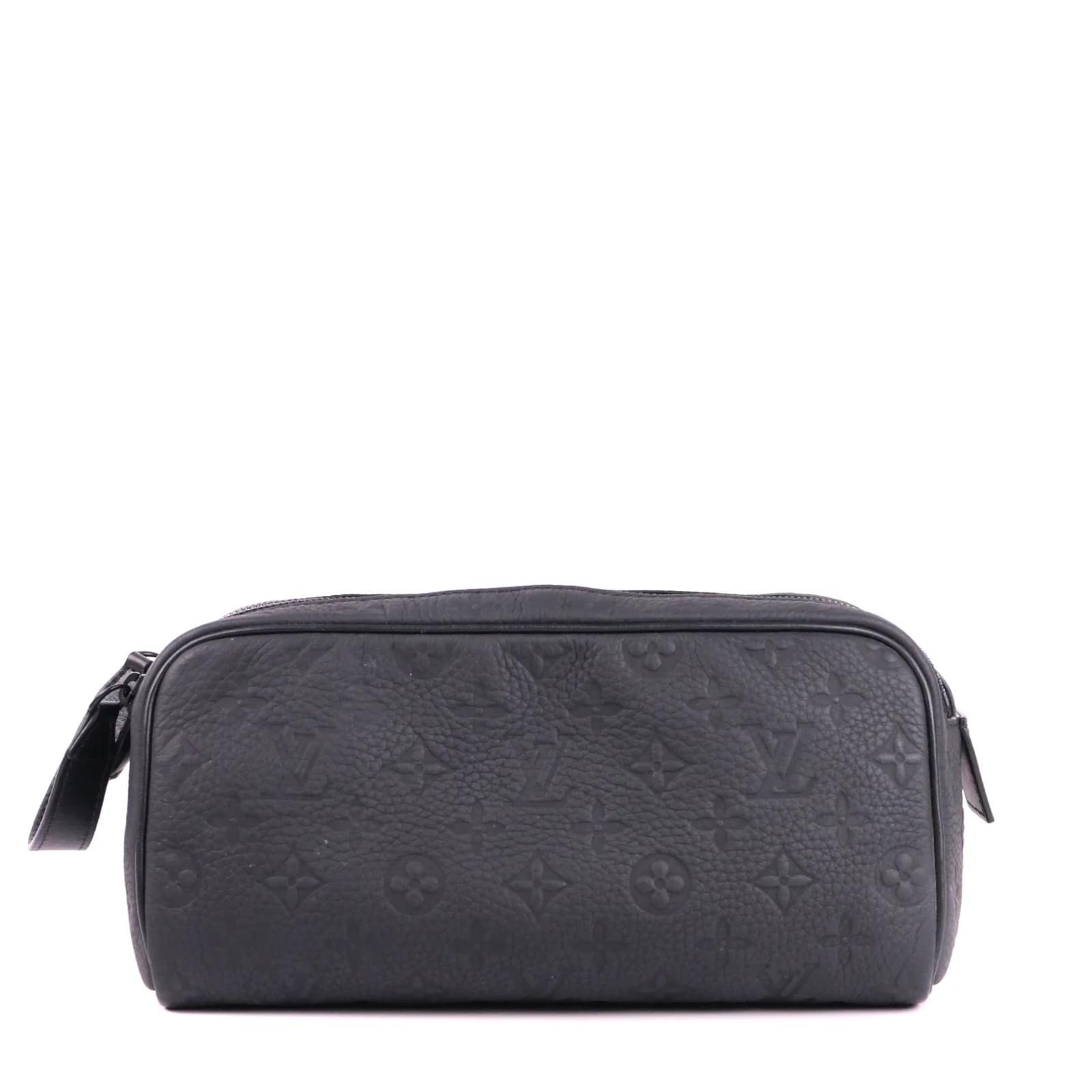 LOUIS VUITTON Small bags, wallets & cases T. Leather Black ref.888152 -  Joli Closet