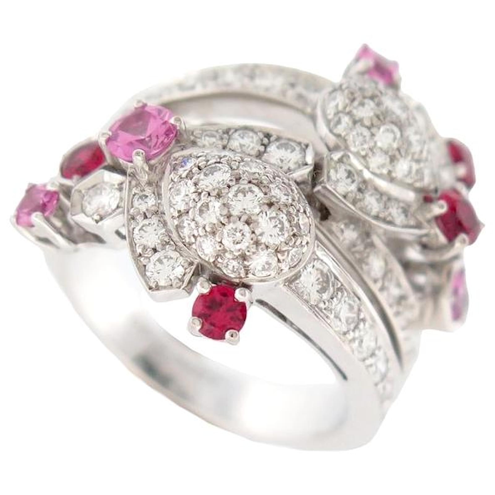 Engagement rings by Chaumet - Rings in gold, platinum or diamonds