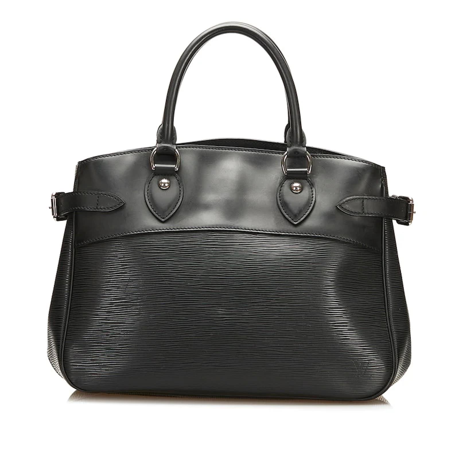 LOUIS VUITTON LV Logo Passy PM Hand Bag Epi Leather Ivoire M5926J 32YA628