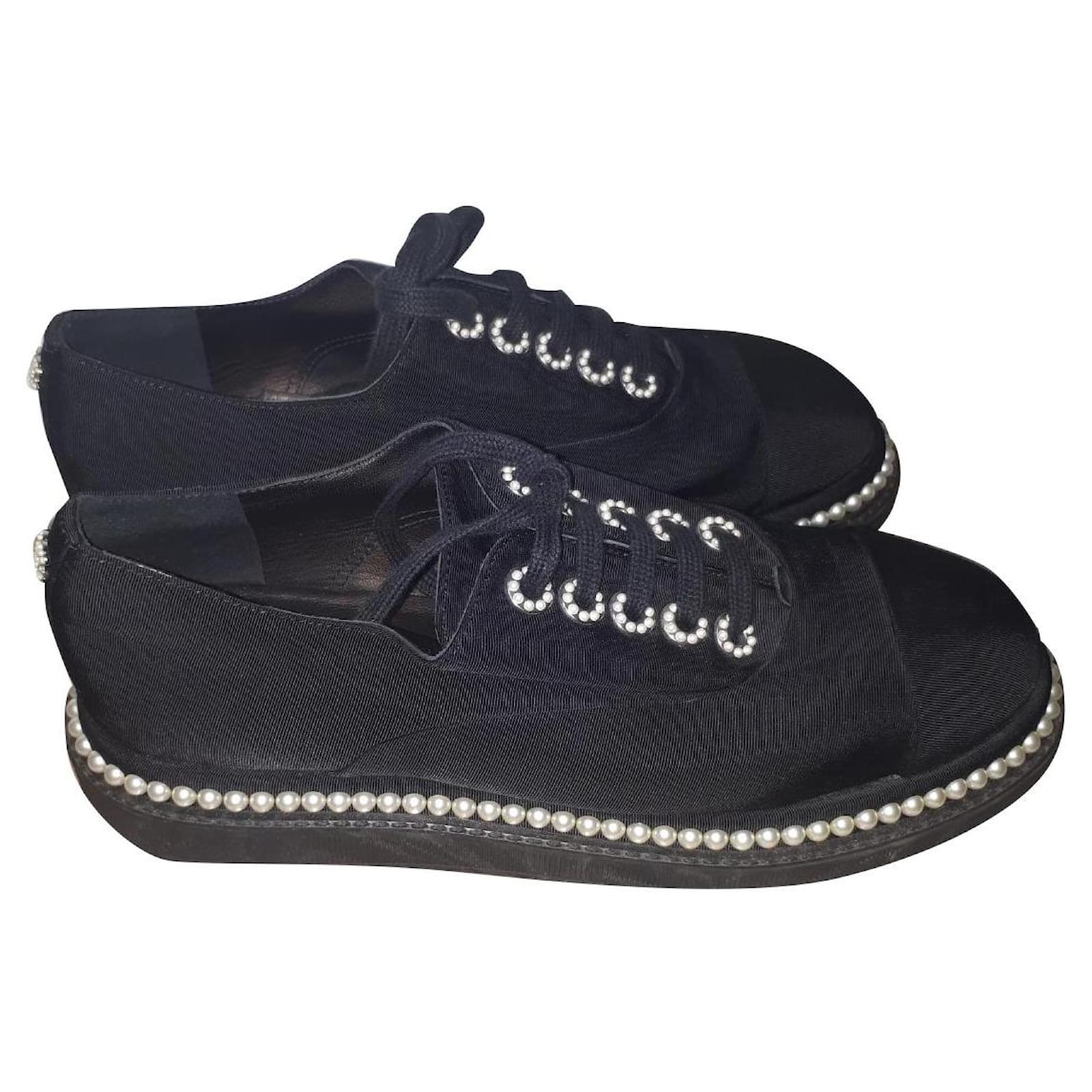 Chanel Satin Black CC Lace Up Flat Sneaker Size 37 US 7 UK 4 AU 6  ref.894870 - Joli Closet