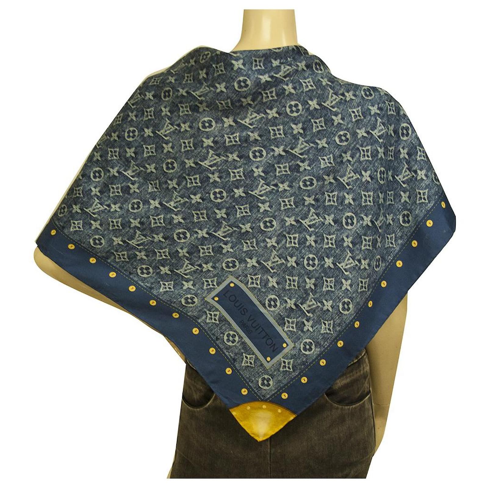 LOUIS VUITTON LV Monogram Blue Denim trunk print Jeans 100% Silk scarf  35'' ref.896701 - Joli Closet