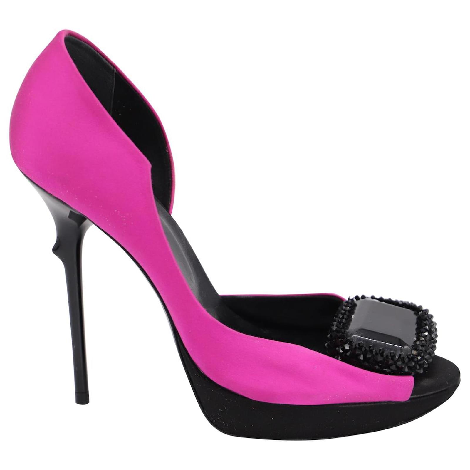 Roger vivier satin on sale pumps