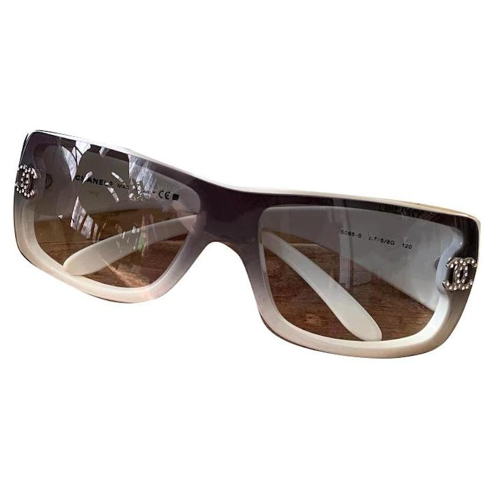 Chanel sunglasses White Dark grey Acetate ref.899119 - Joli Closet