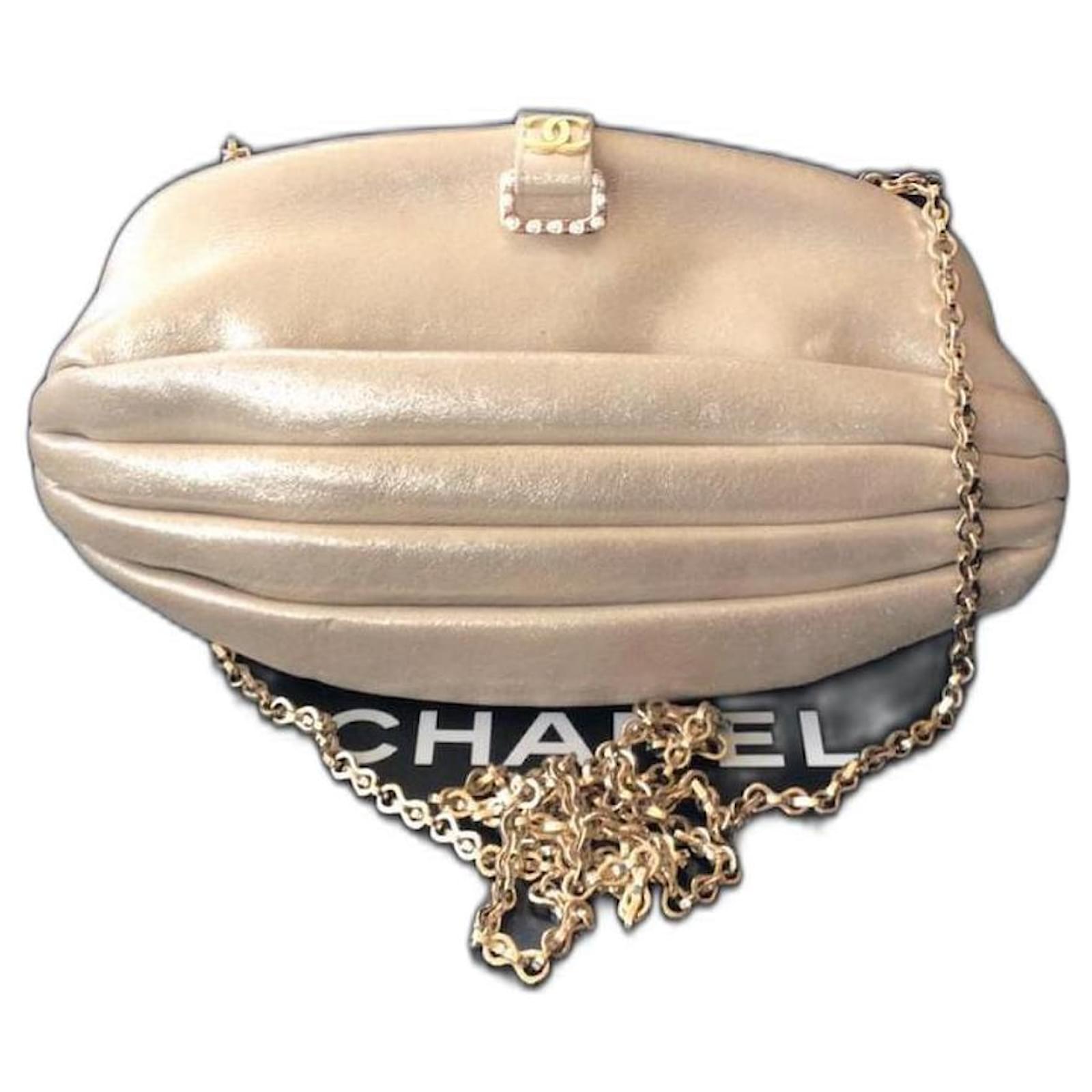 Timeless Chanel limited edition medium Clutch bag iridescent gold