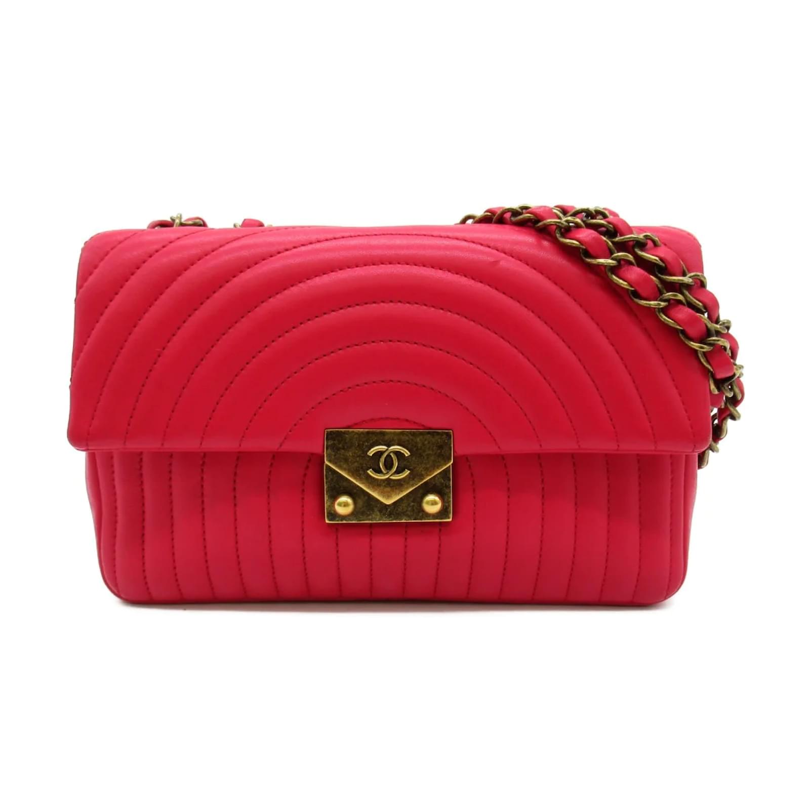 Chanel Quilted Leather Chain Flap Bag Pink Lambskin ref.904431 - Joli Closet