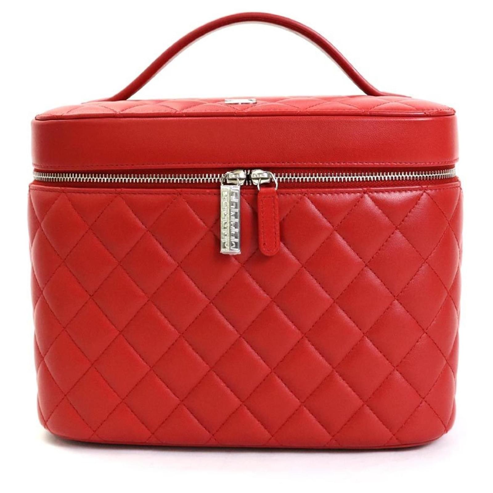 Chanel Vanity Red Leather ref.905280 - Joli Closet