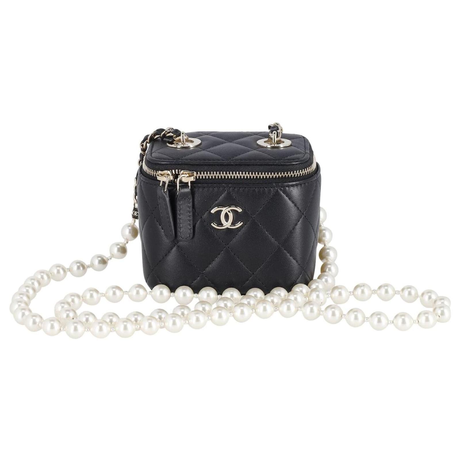 Chanel White Quilted Leather CC Pearl Phone Case Crossbody Bag Chanel