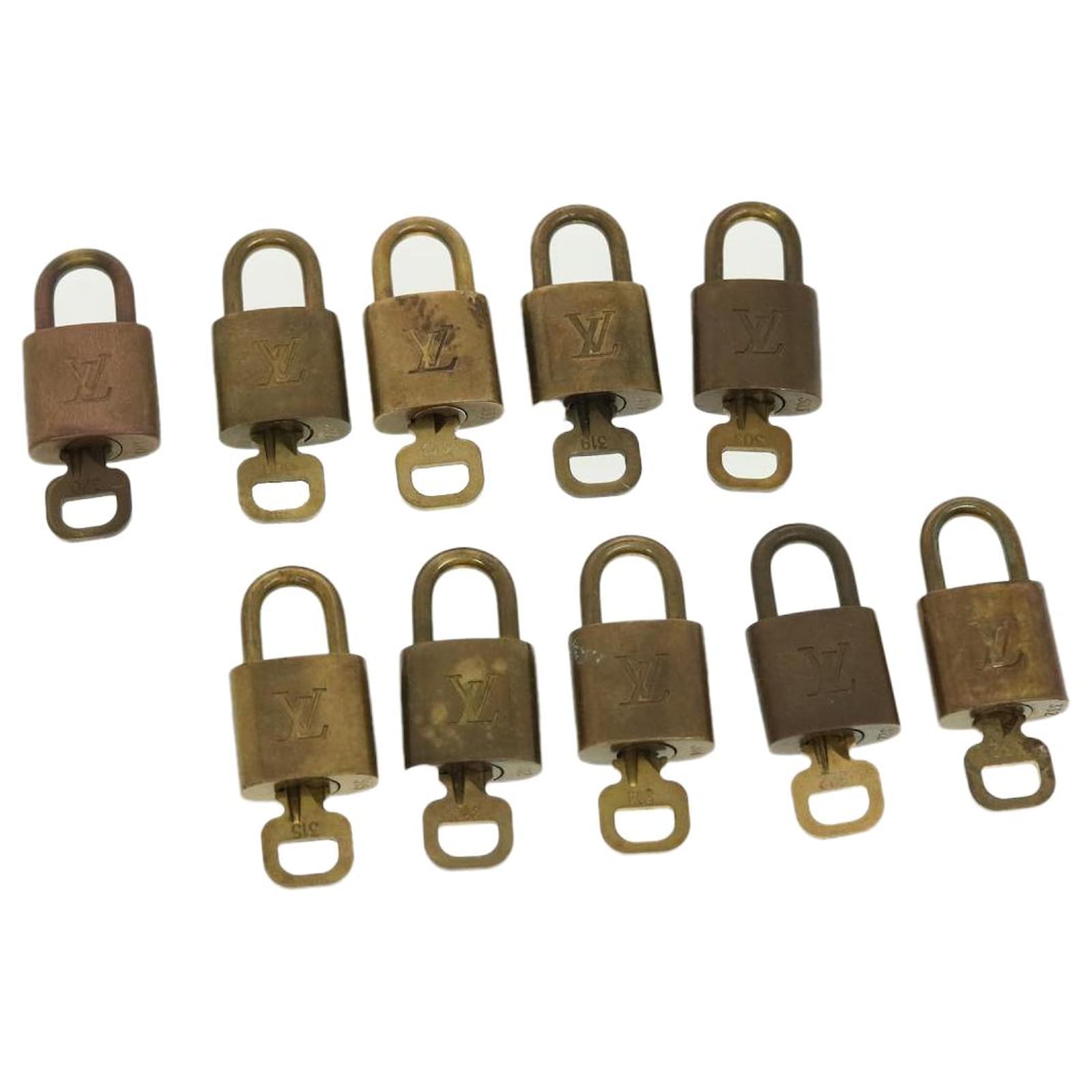 Louis Vuitton padlock 10set Padlock Gold Tone LV Auth 32482 Metal