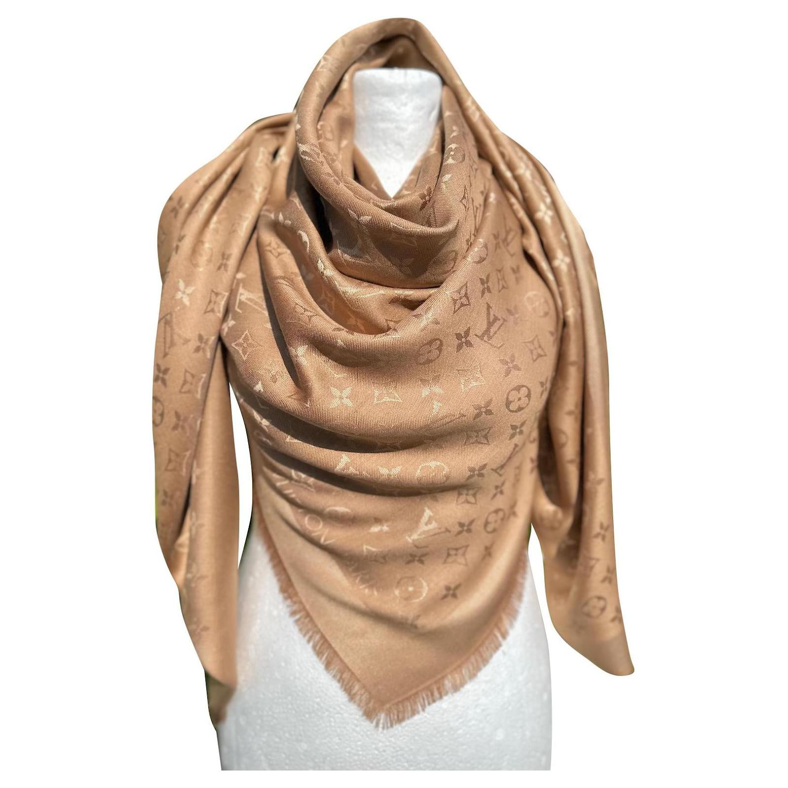 Louis Vuitton monogram shawl Caramel Silk ref.909958 - Joli Closet