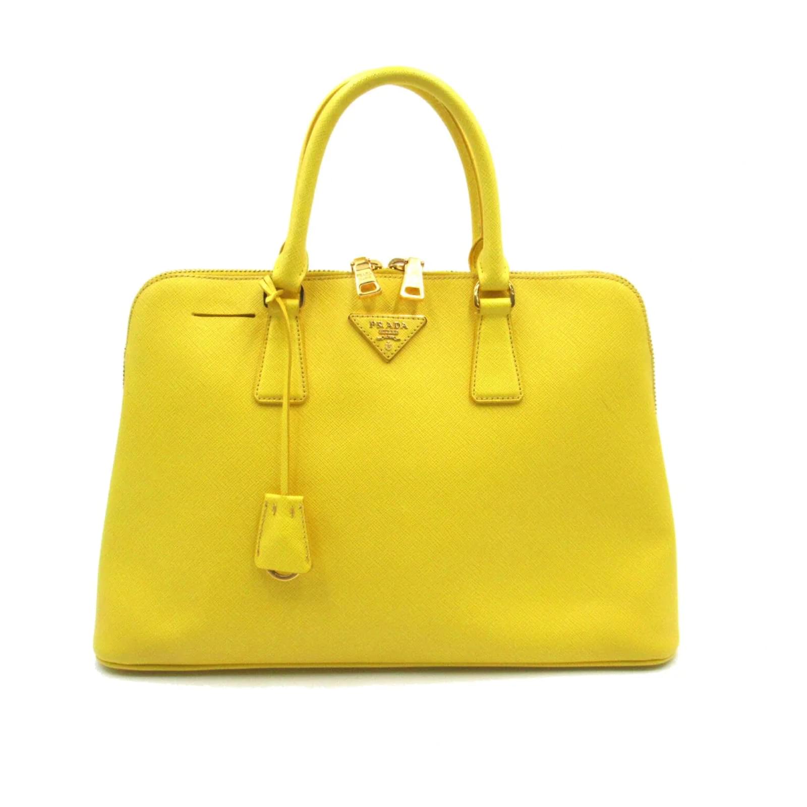 プラダ SAFFIANO LUX プロムナード BL0812 プラダ SAFFIANO LUX プロムナード BL0812 - メルカリ