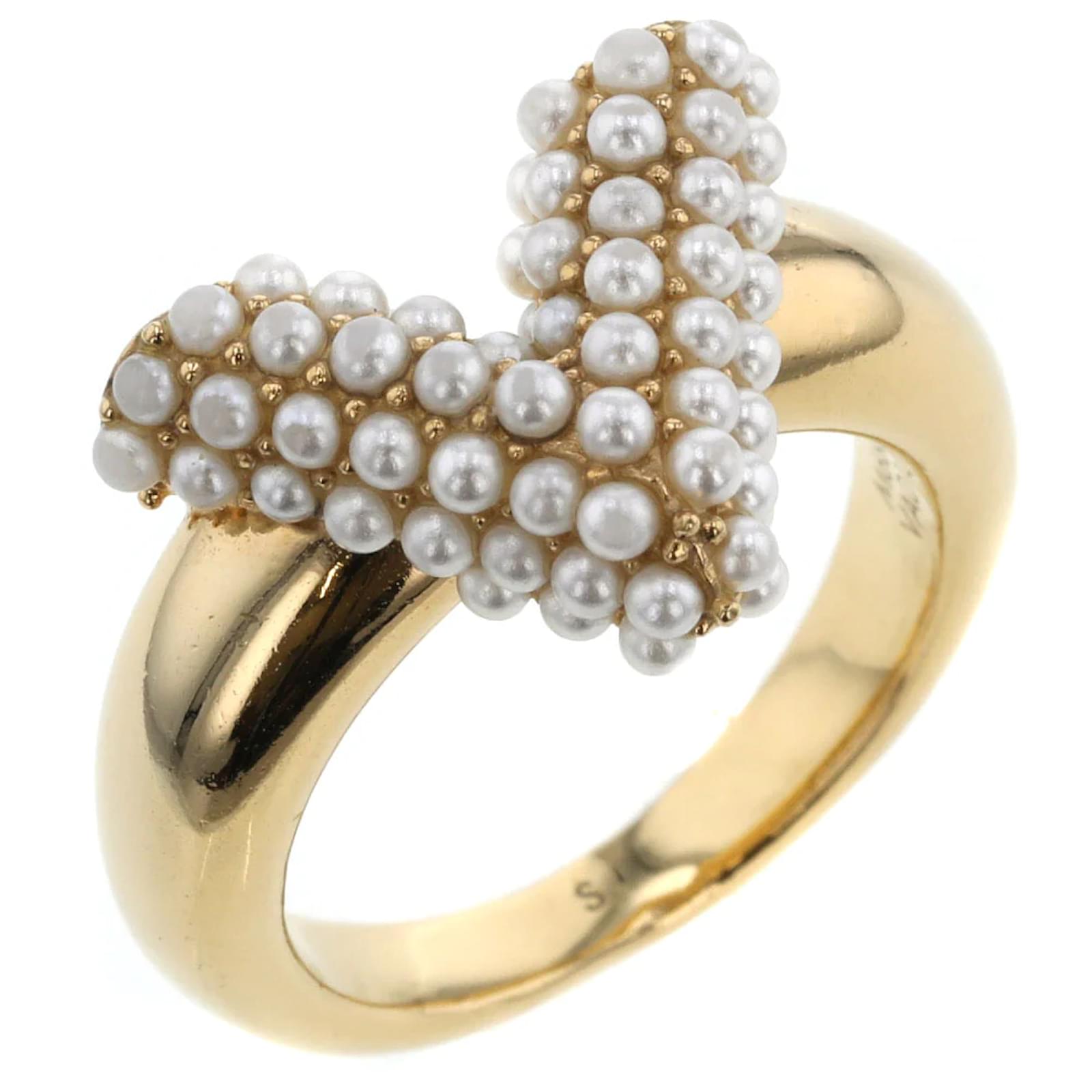 Louis Vuitton V Pearl Ring