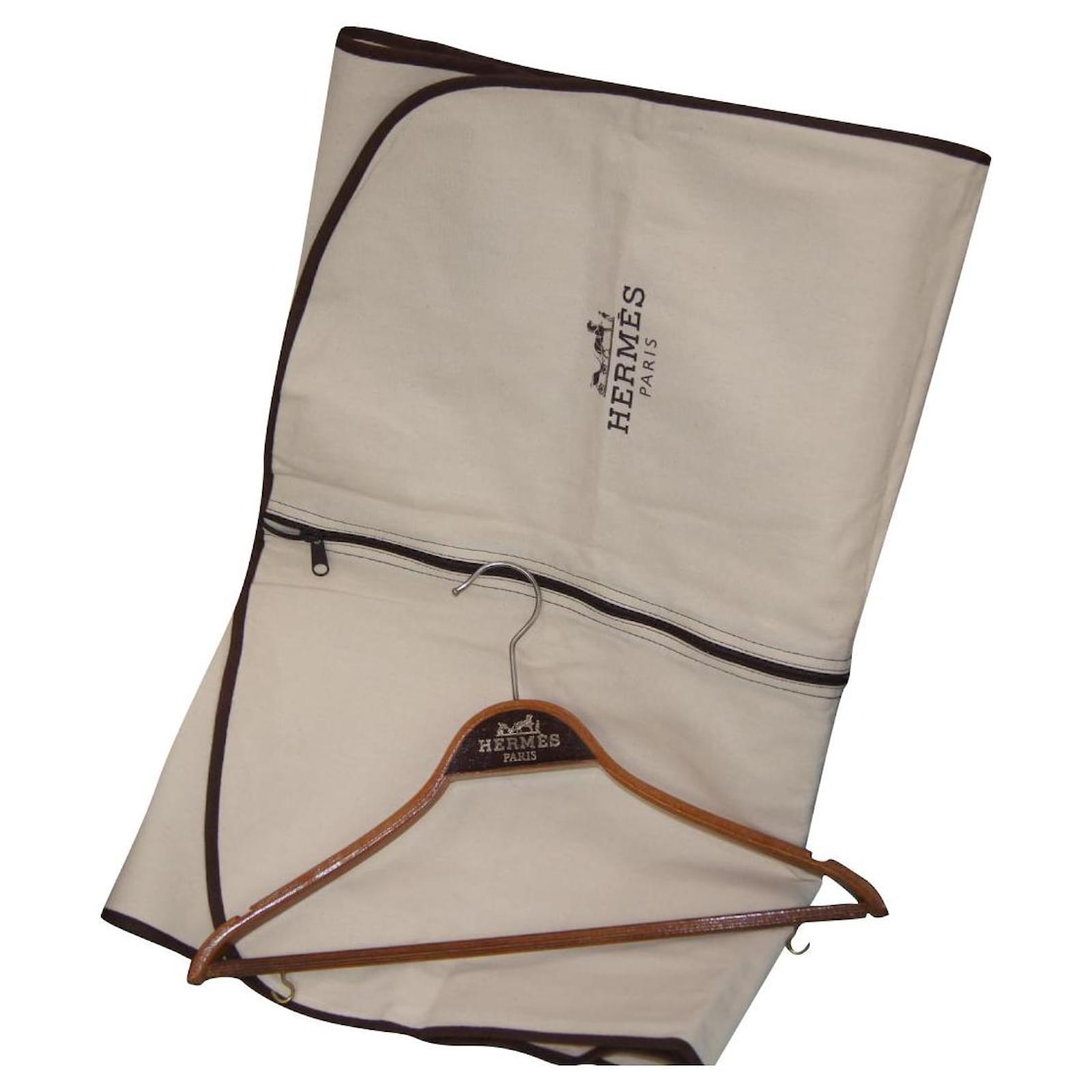 HERMÈS garment bag with shops HANGER