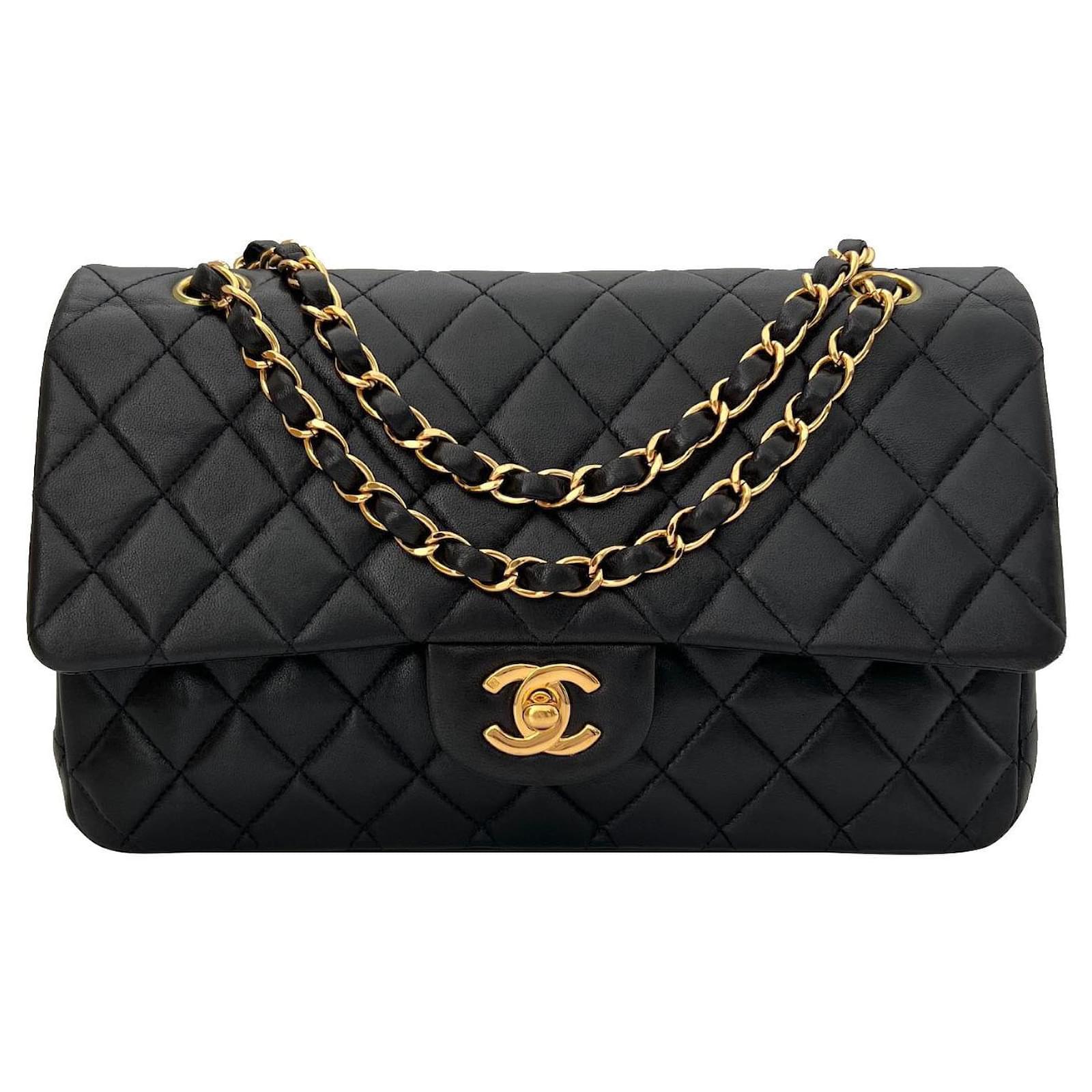 Timeless Chanel Handbags Black Leather ref.913654 - Joli Closet