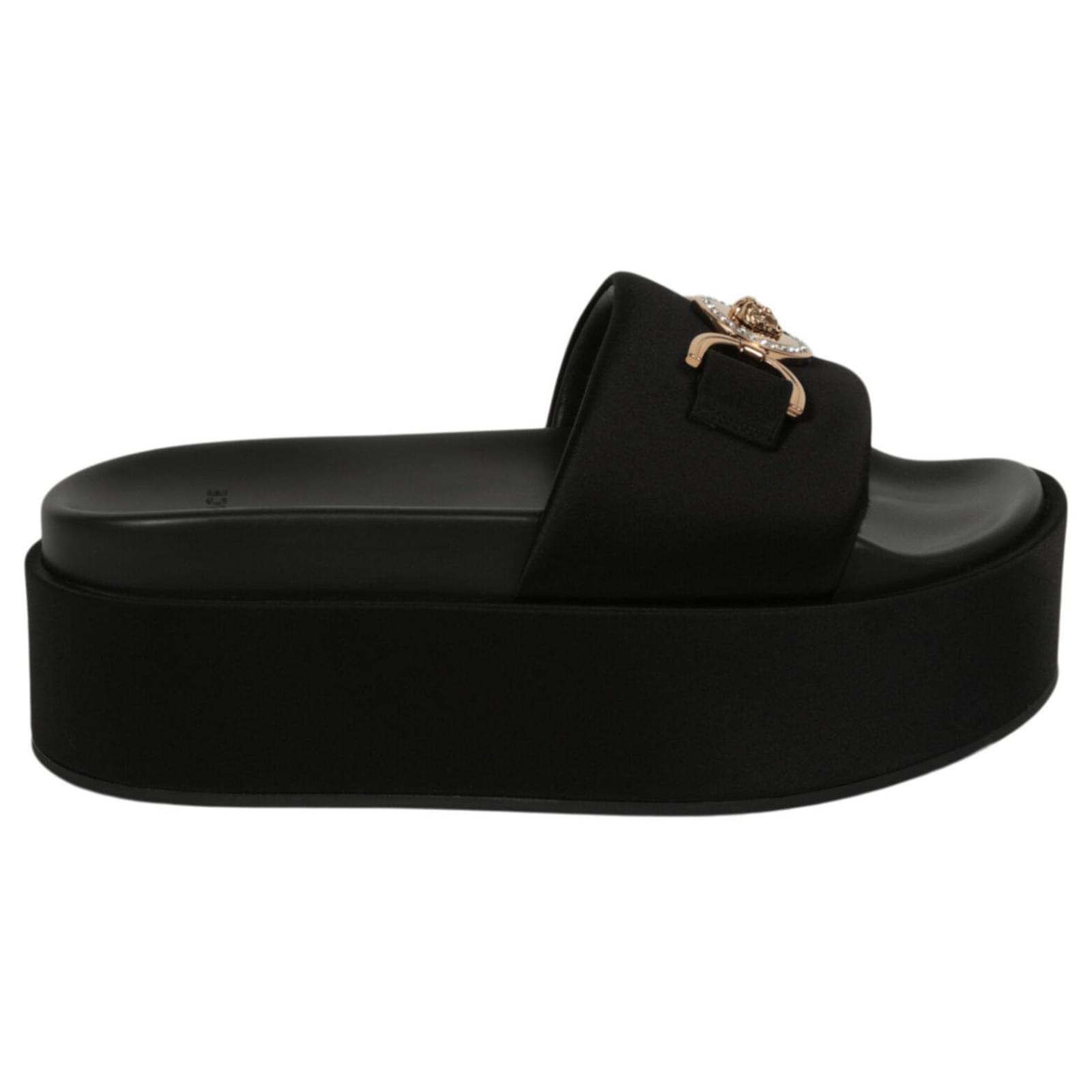 Medusa '95 leather thong sandals in black - Versace