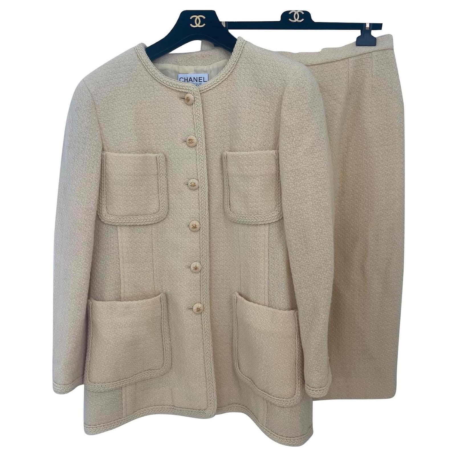 Chanel vintage 1993 / 1994 Yellow Tweed Jacket Skirt ref.918897 - Joli  Closet