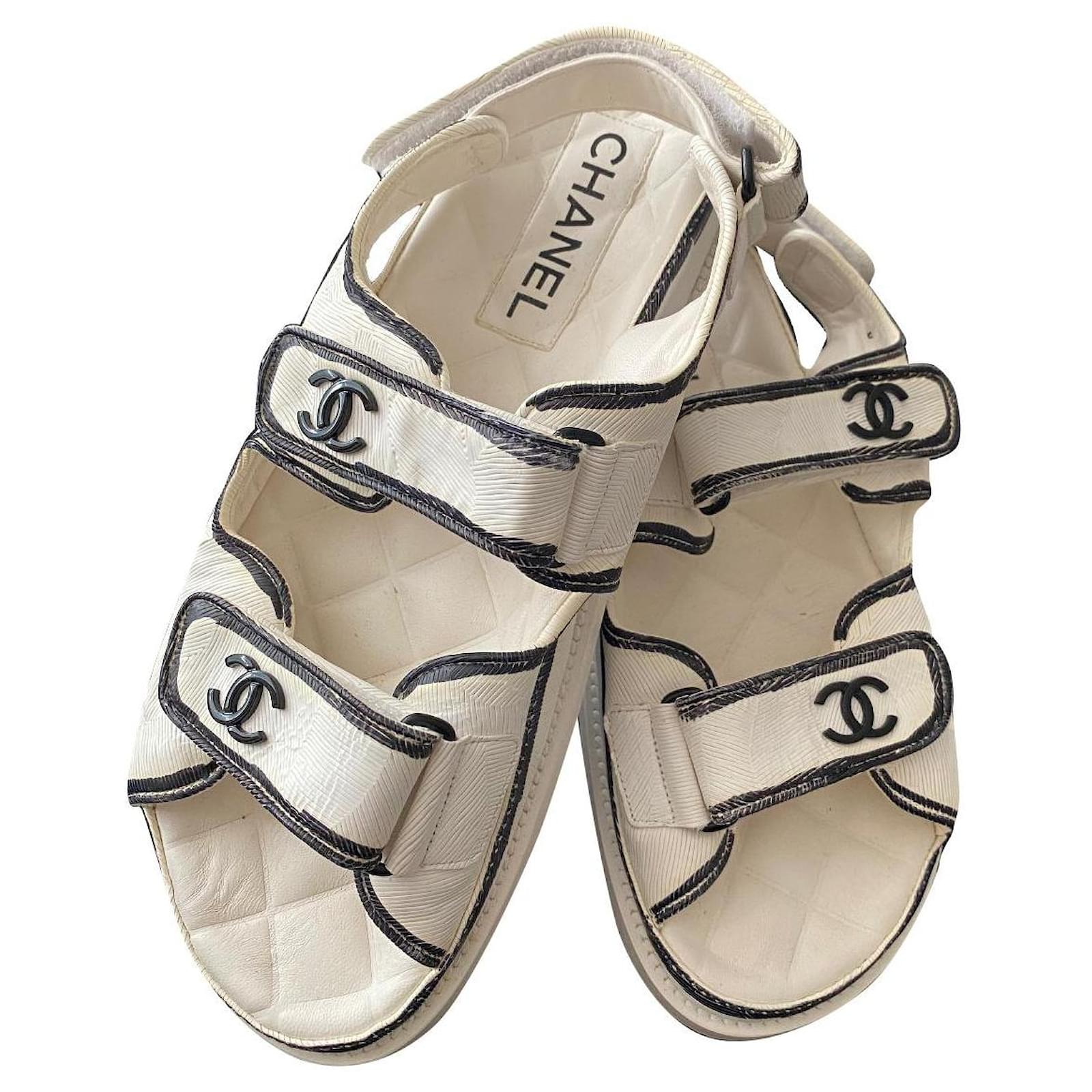Chanel Sandals White Leather ref.920833 - Joli Closet