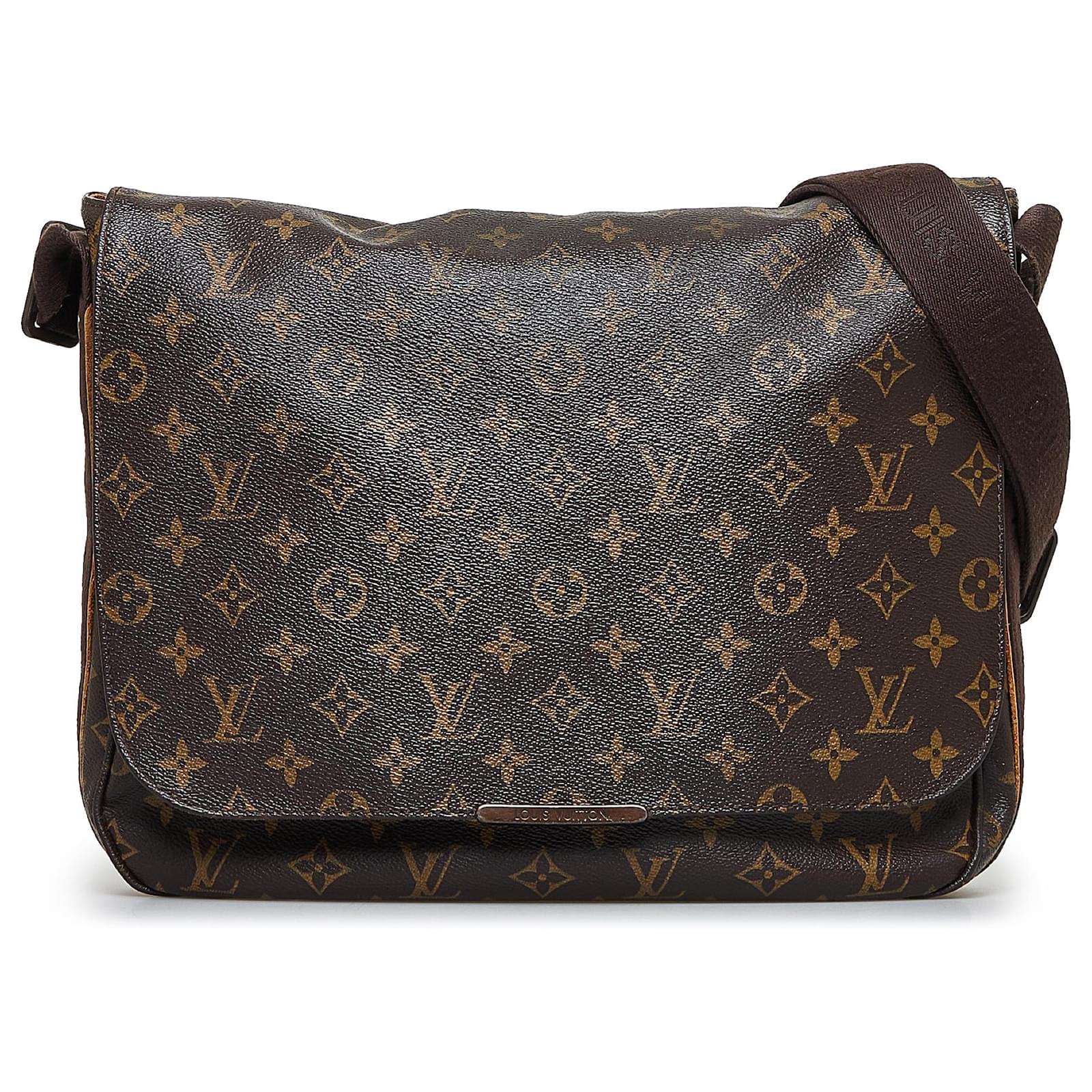 Louis Vuitton Beaubourg Mm in Brown
