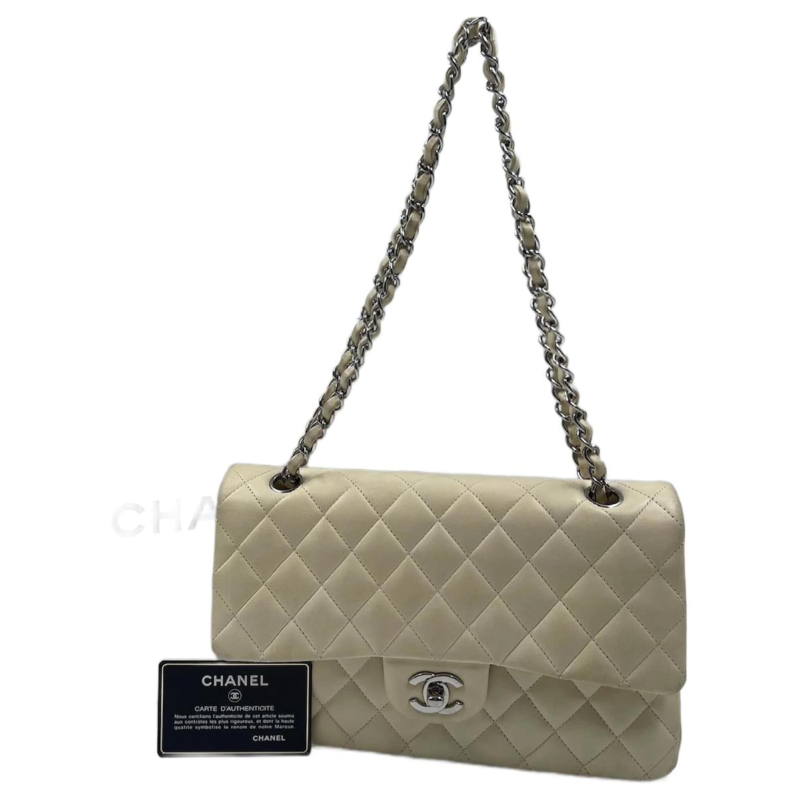 Beige Leather Chanel Medium Flap Bag ref.924391 - Joli Closet