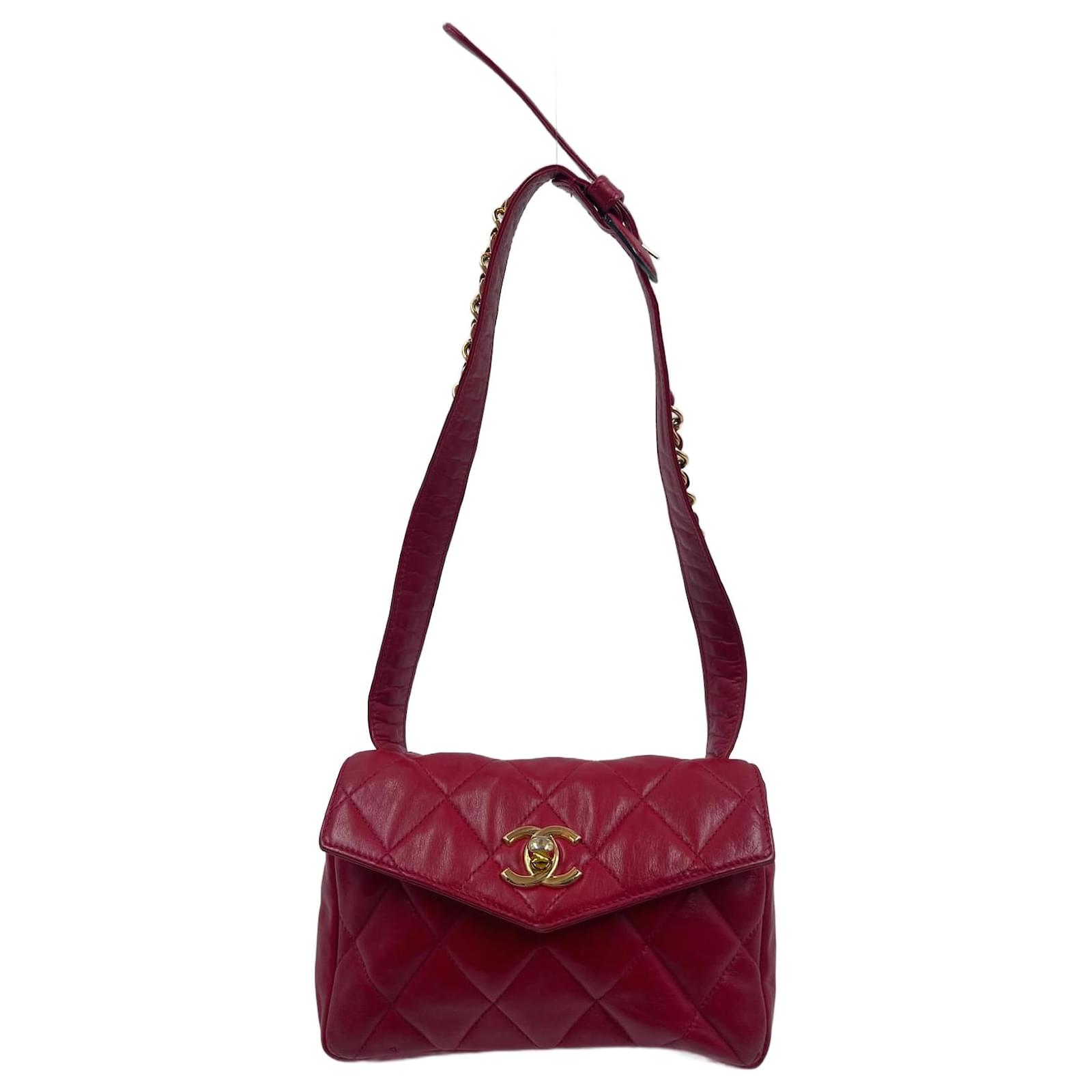 Red Leather Chanel Belt Bag ref.924484 - Joli Closet
