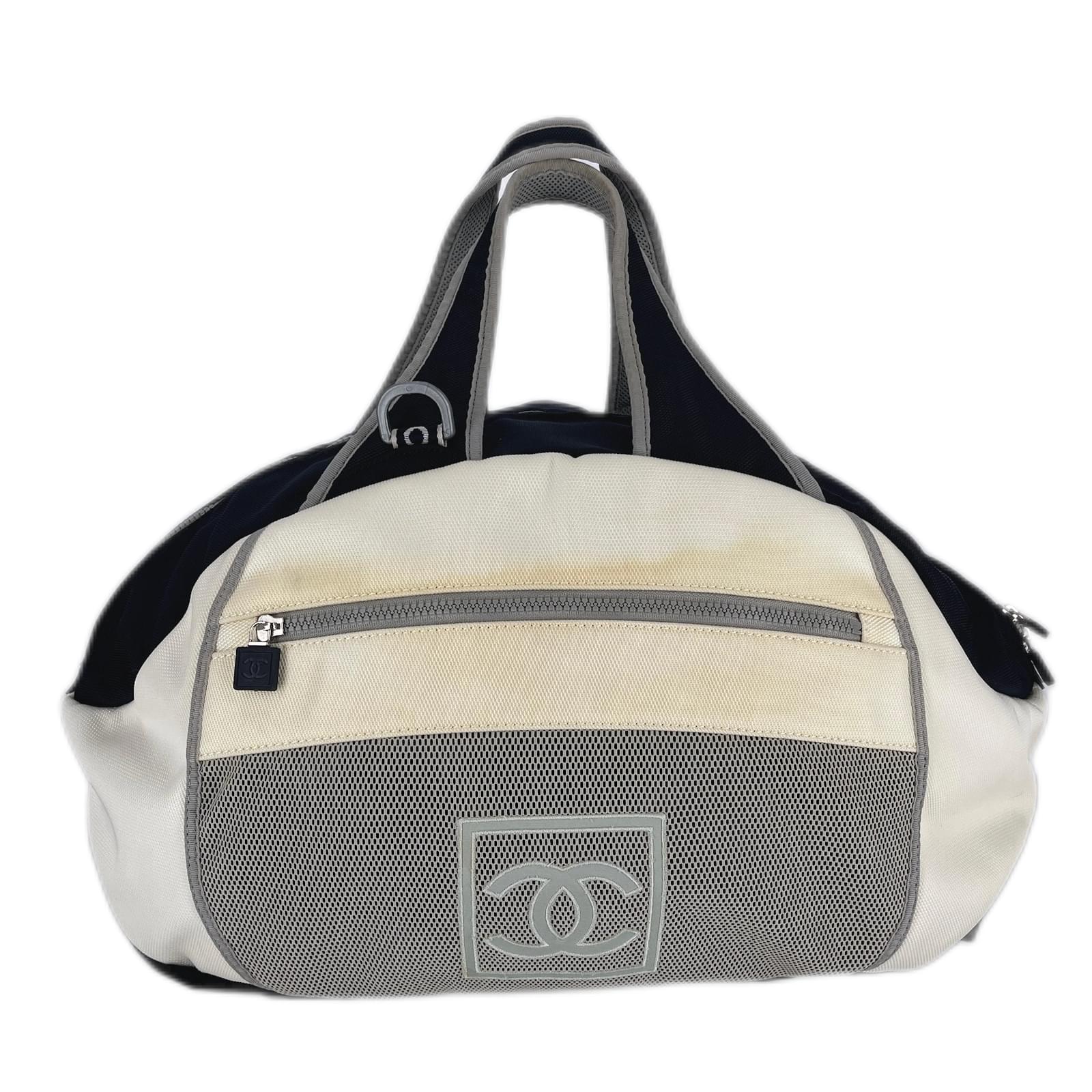Beige Nylon Chanel Travel Bag ref.924632 - Joli Closet