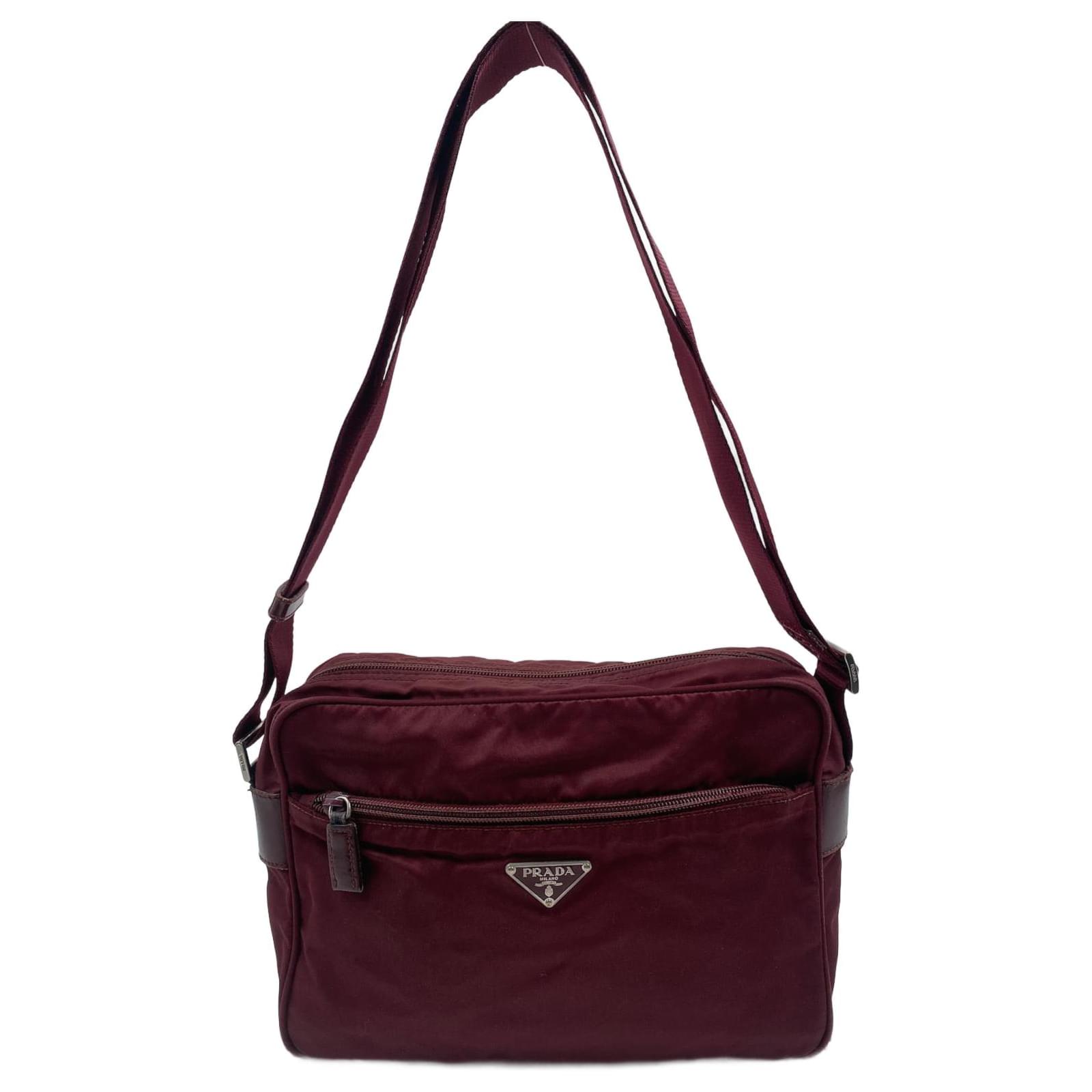 Tote Prada-Tasche aus rotem Nylon ref.926242 - Joli Closet