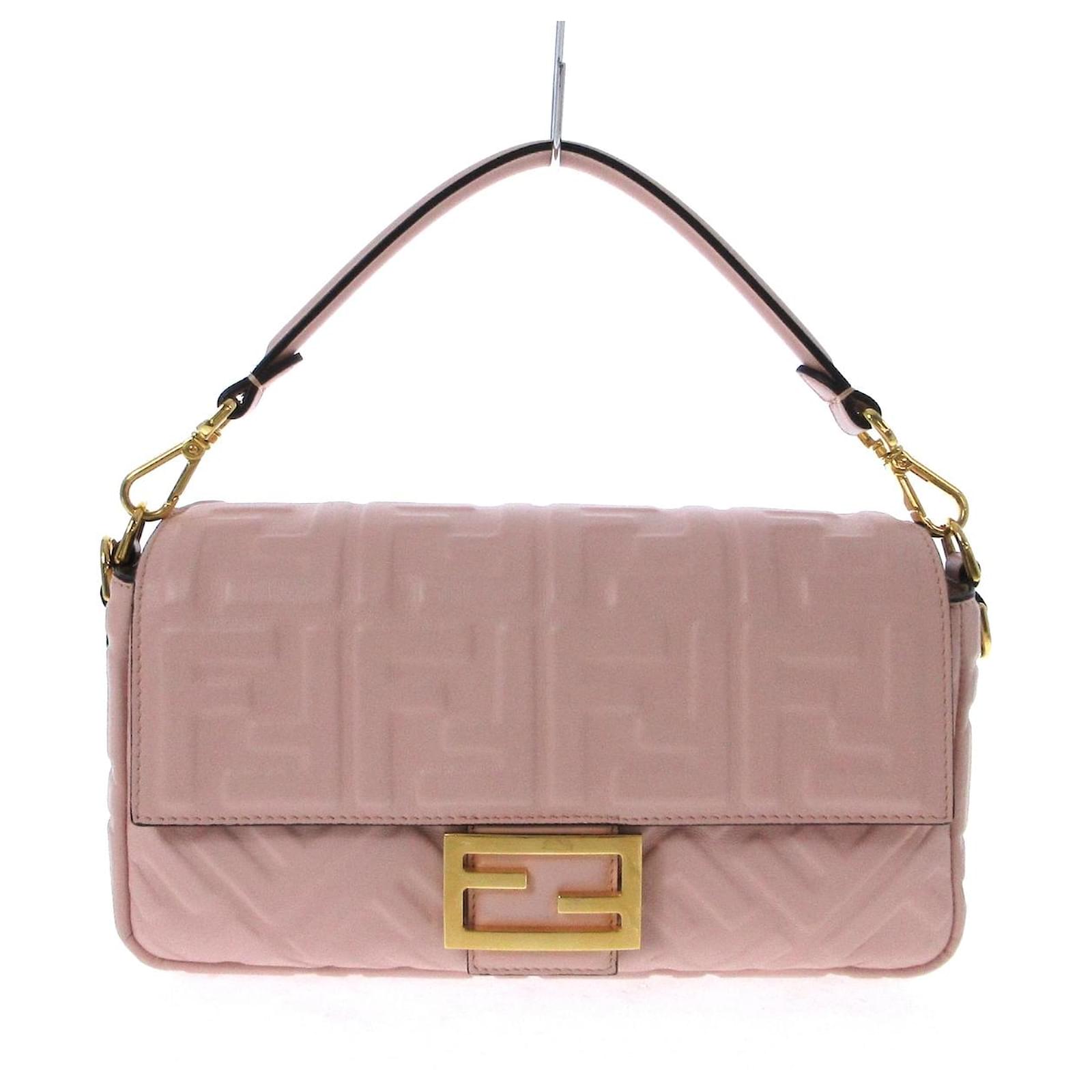 Fendi ピンク ロゴバッグ Fendi Zucca Embossed Baguette bag with removable crossbody